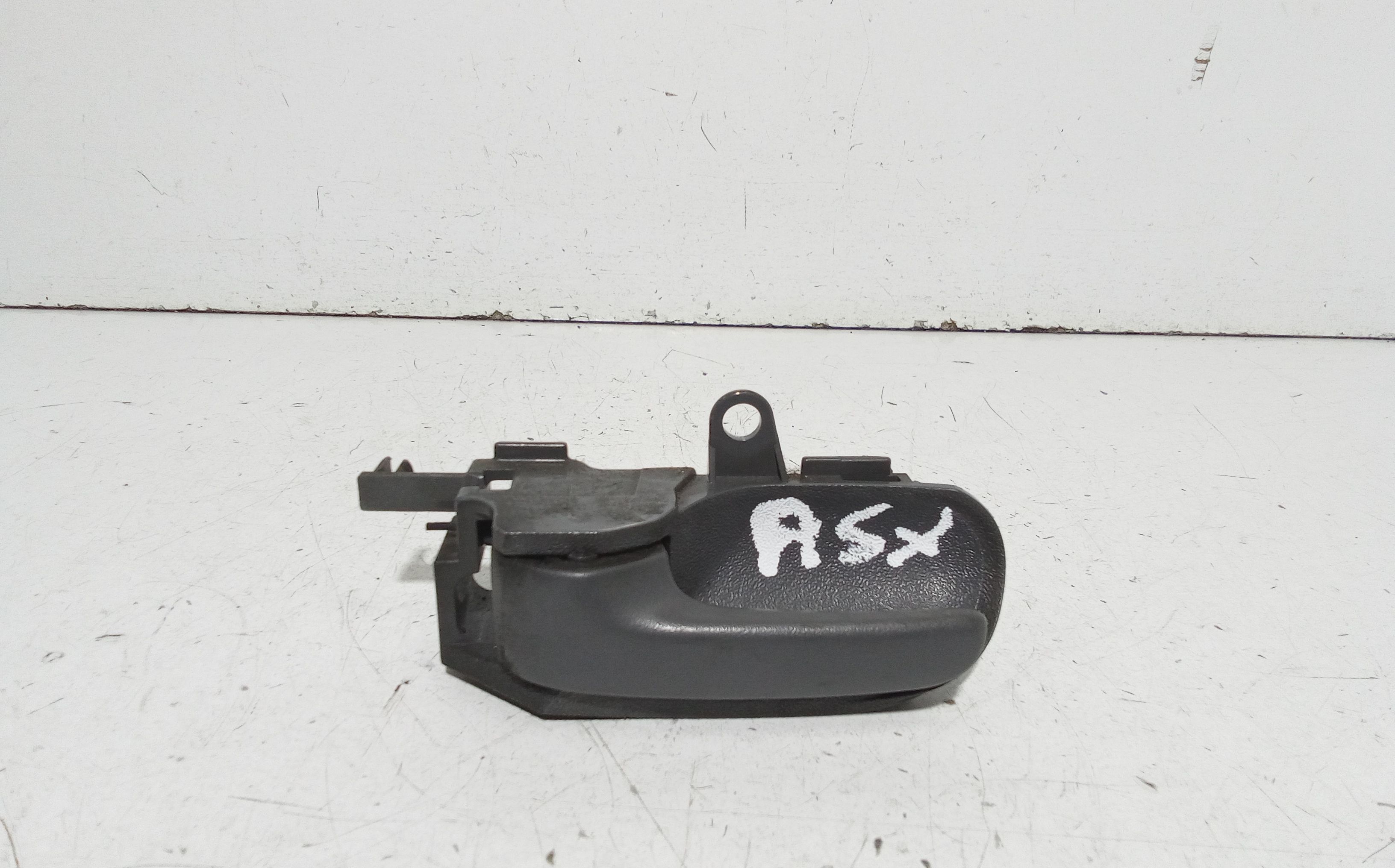 Maniglia Int. Apertura Porta Ant. Sinistro 692060D060B2 Usato