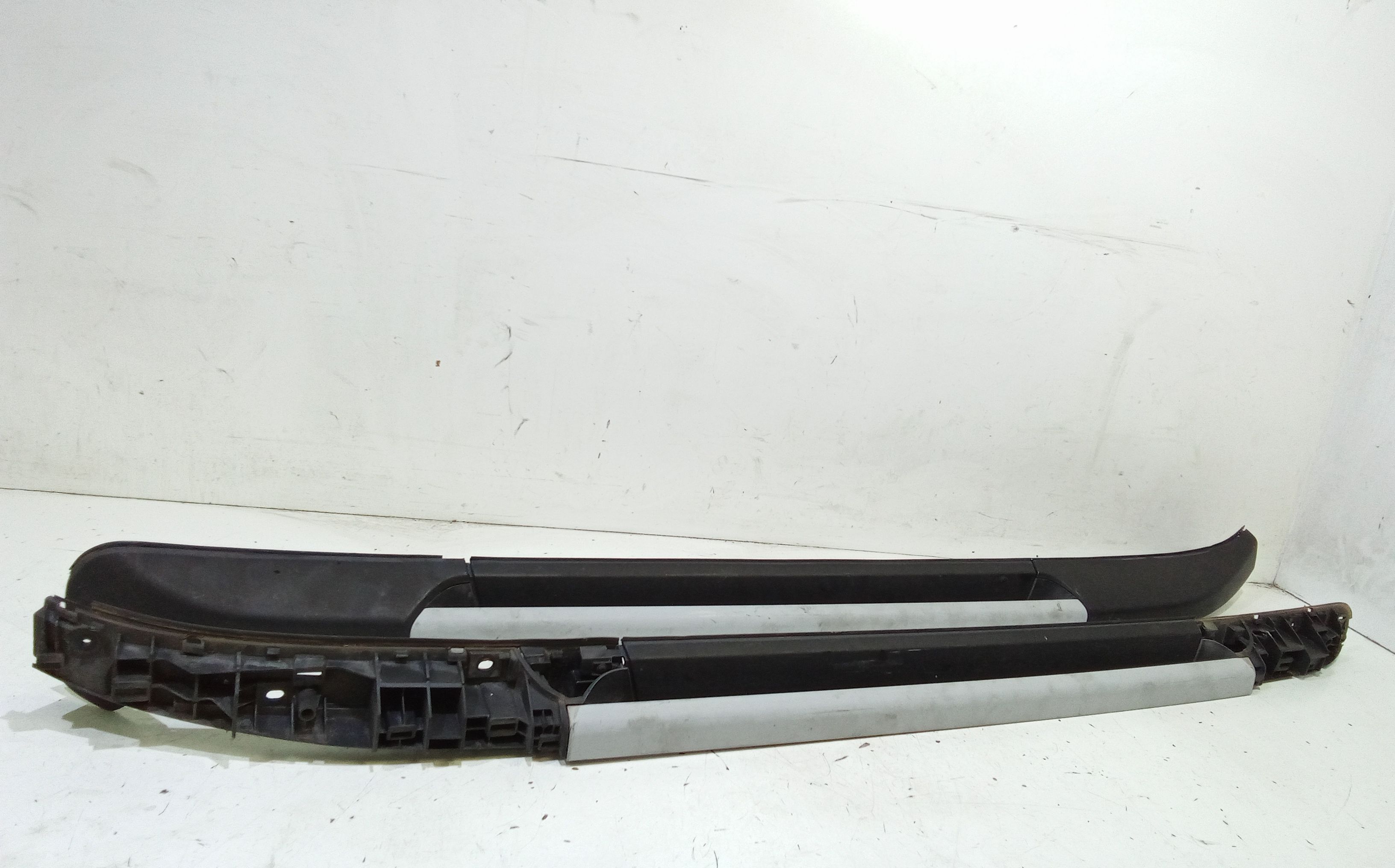 Barre Portatutto Per Mancorrente Tetto Destro + Barre Portatutto Per Mancorrente Tetto Sinistro Usato