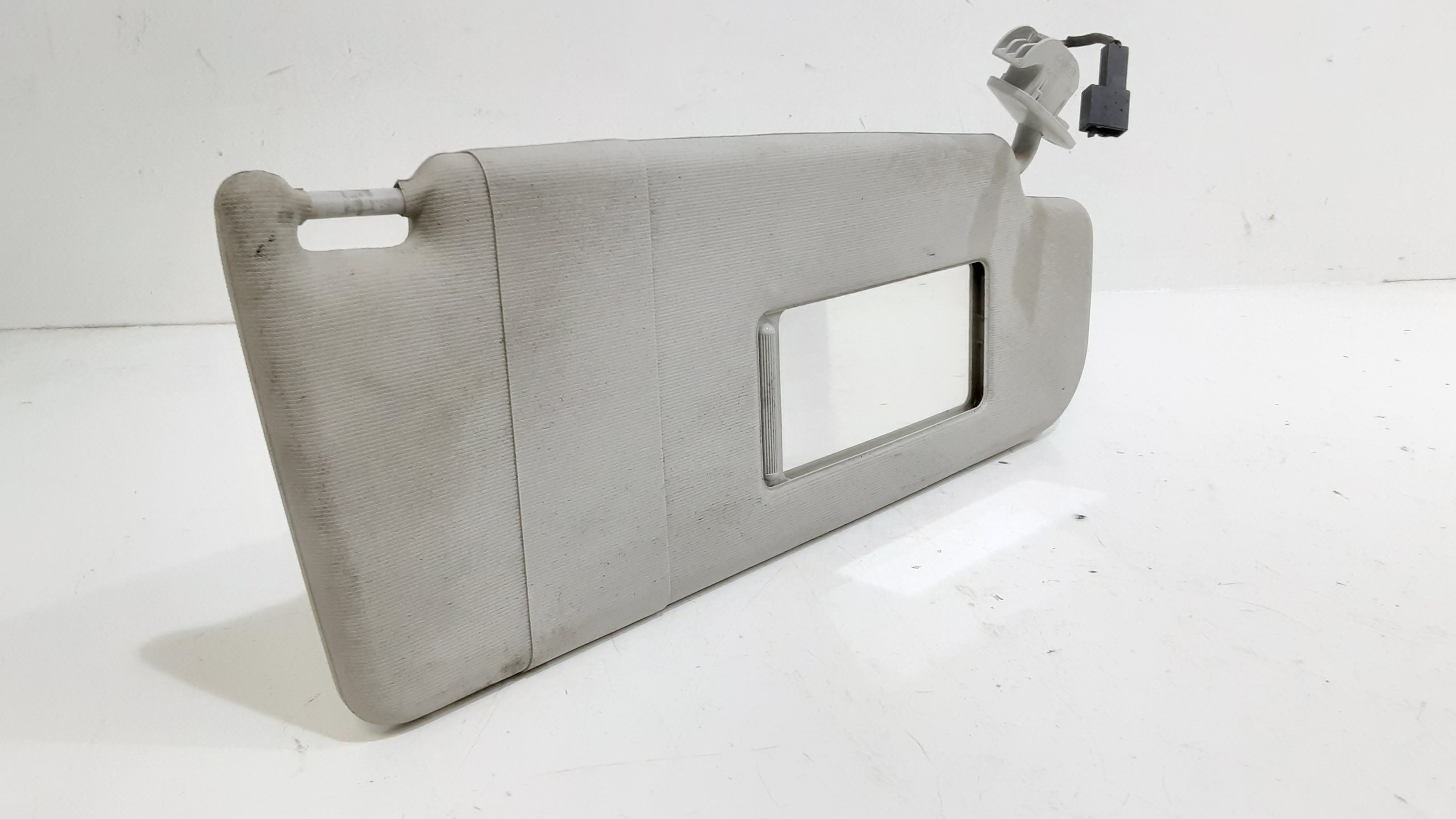 Aletta Parasole Parabrezza Destro 1K0857552L2F4 Usato