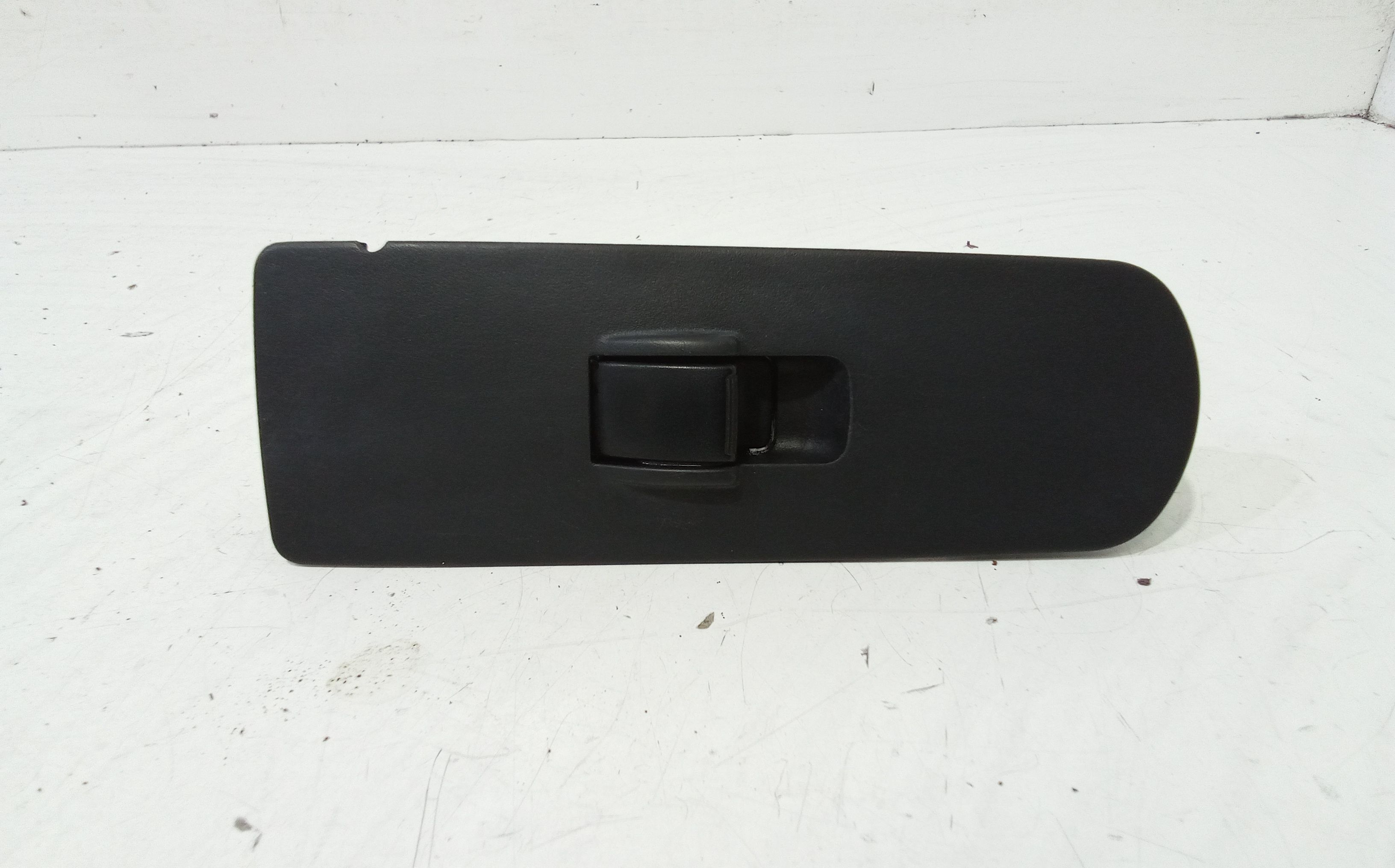 Interruttore Alzacristalli Porta Ant. Destro Usato