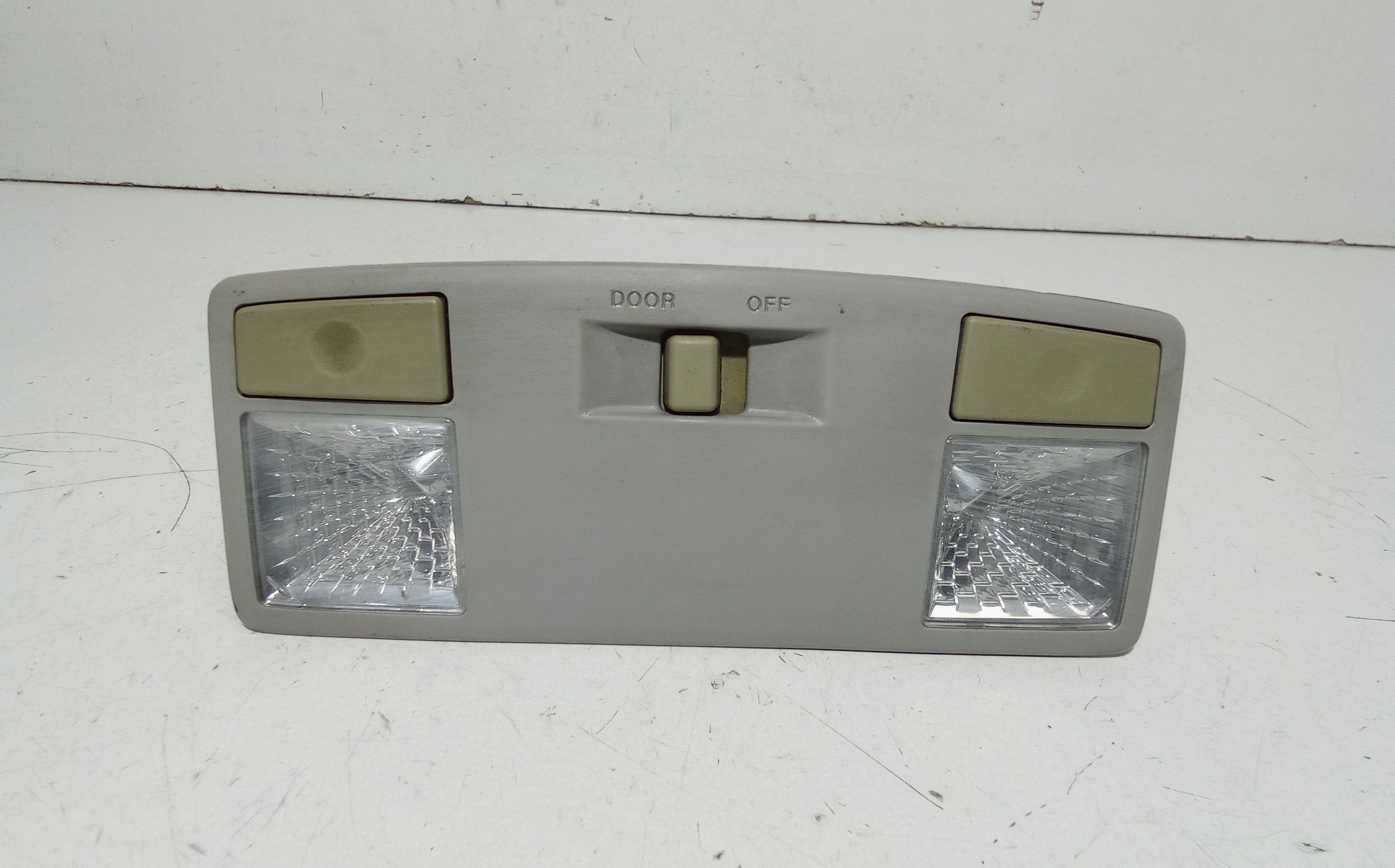 Luce Cortesia Ant. Tetto GJ6A6997030 Usato