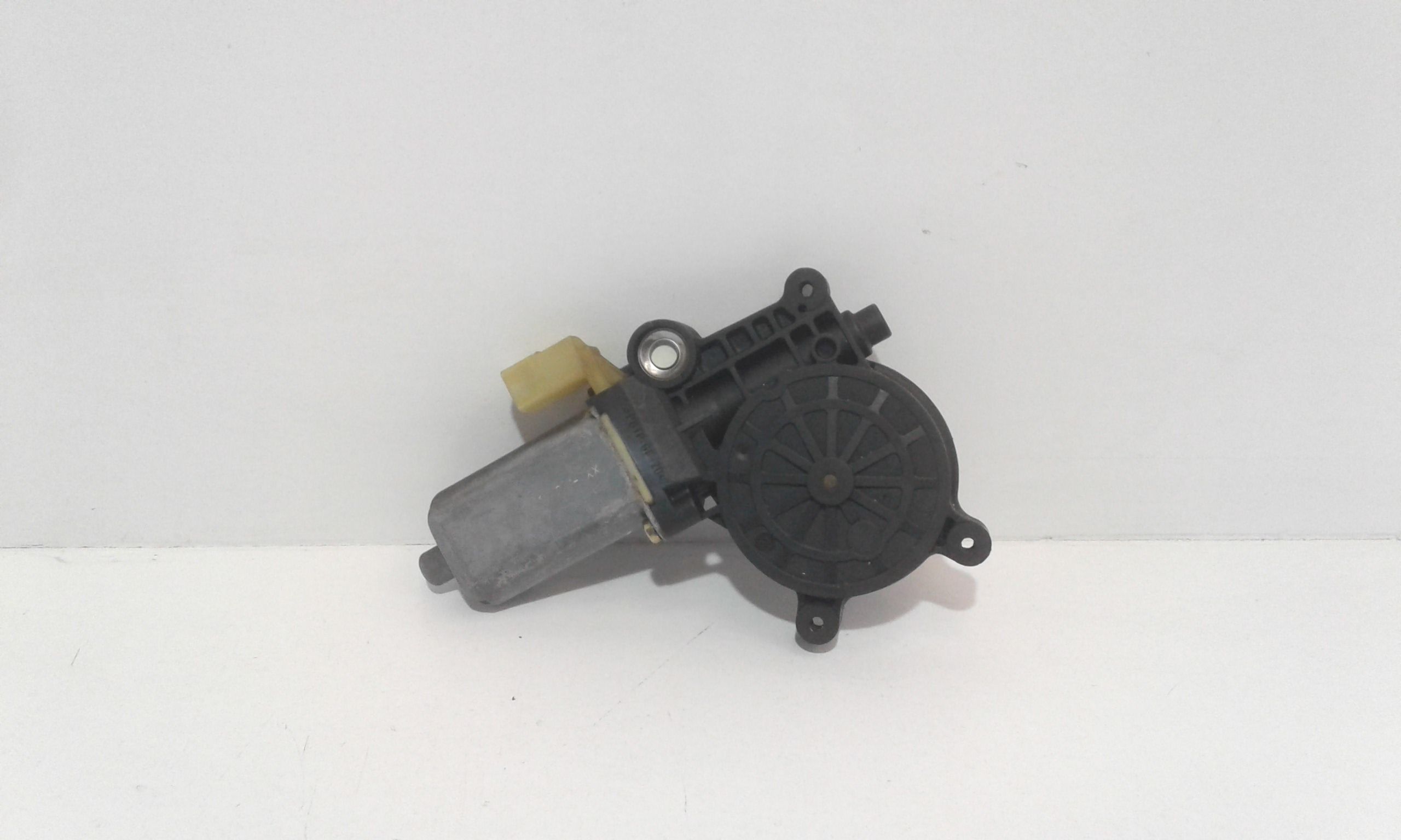 Motorino Alzacristallo Porta Ant. Destro Q0002684V004000000 Usato