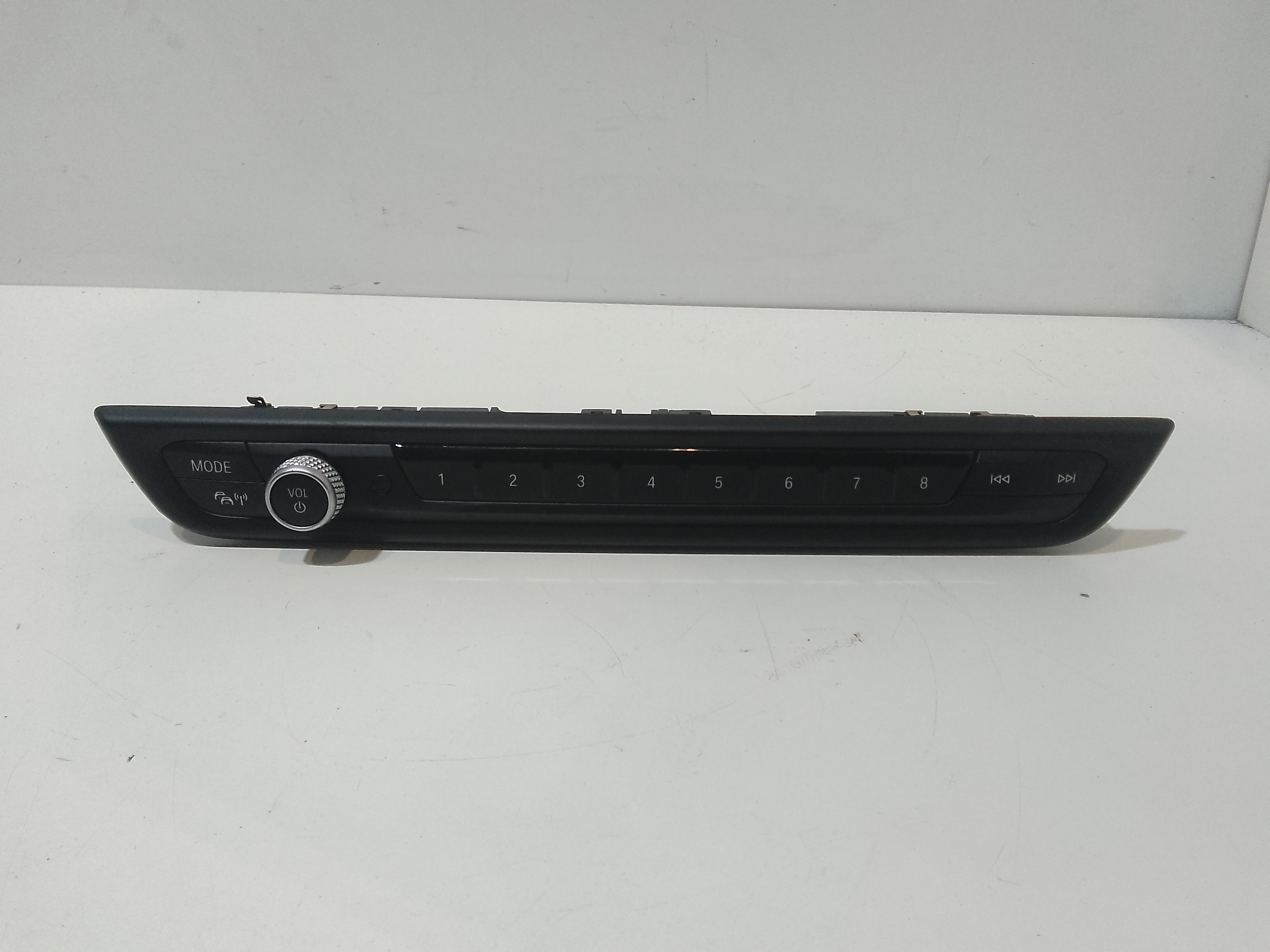 Blocco Comandi Autoradio 61315A47C50 Usato