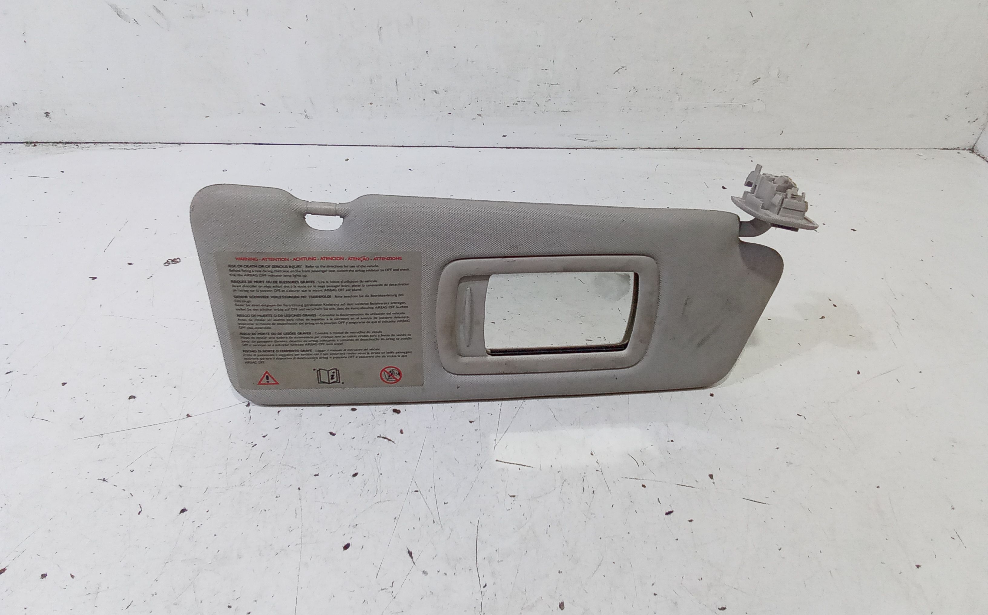 Aletta Parasole Parabrezza Destro 964001446R Usato