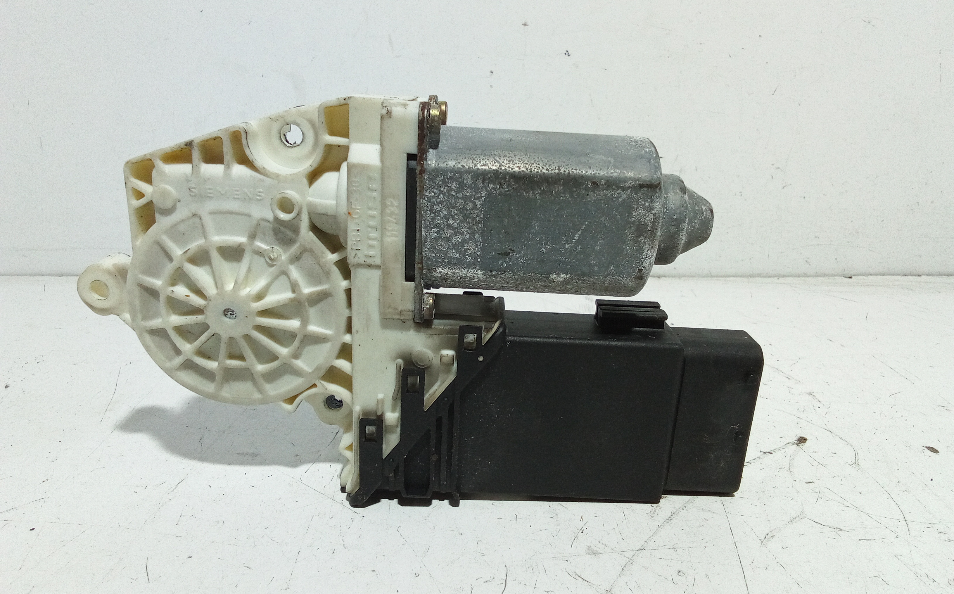 Motorino Alzacristallo Porta Ant. Destro 1J1959802D001 Usato