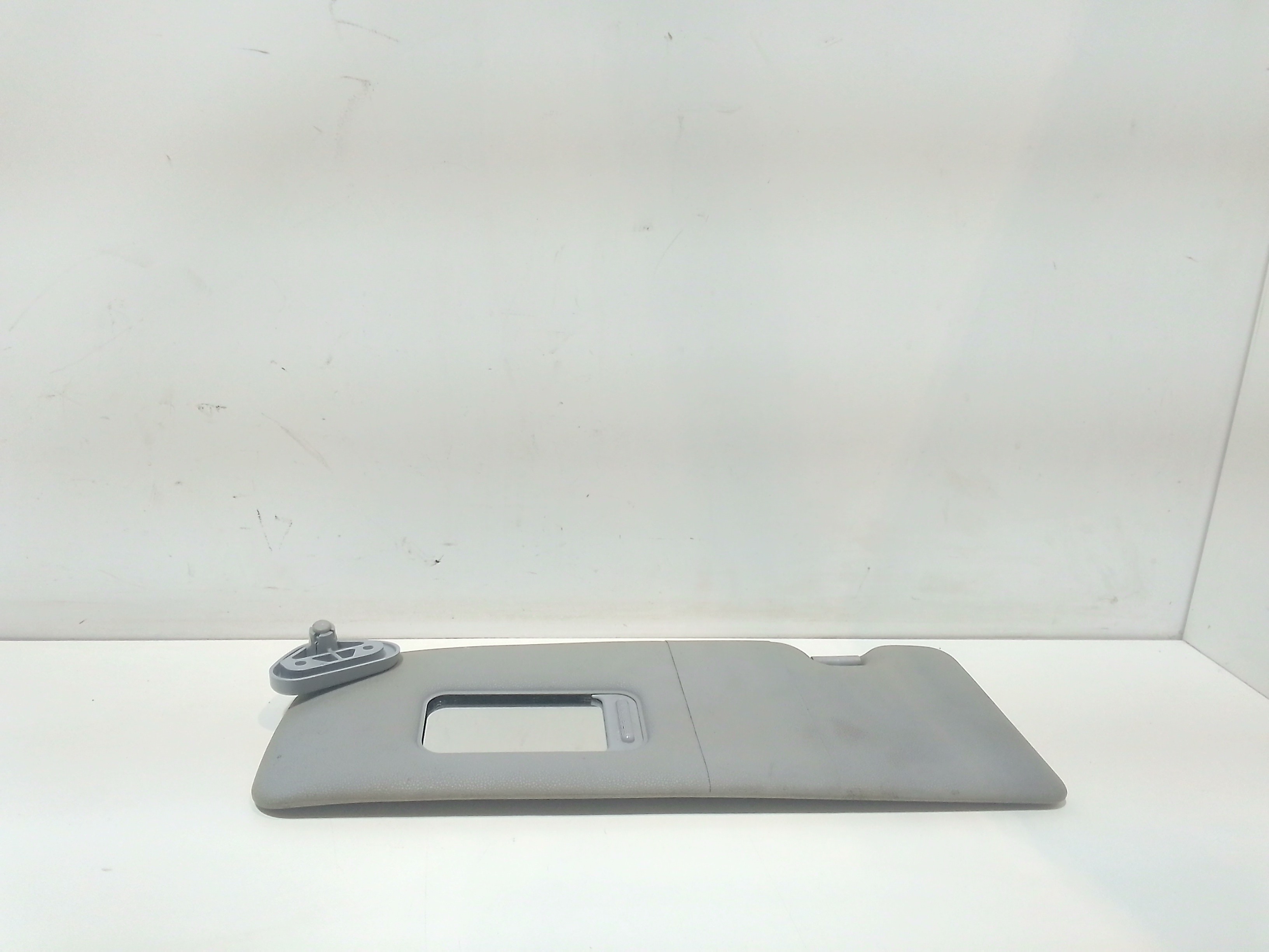 Aletta Parasole Parabrezza Sinistro 51167252503 Usato