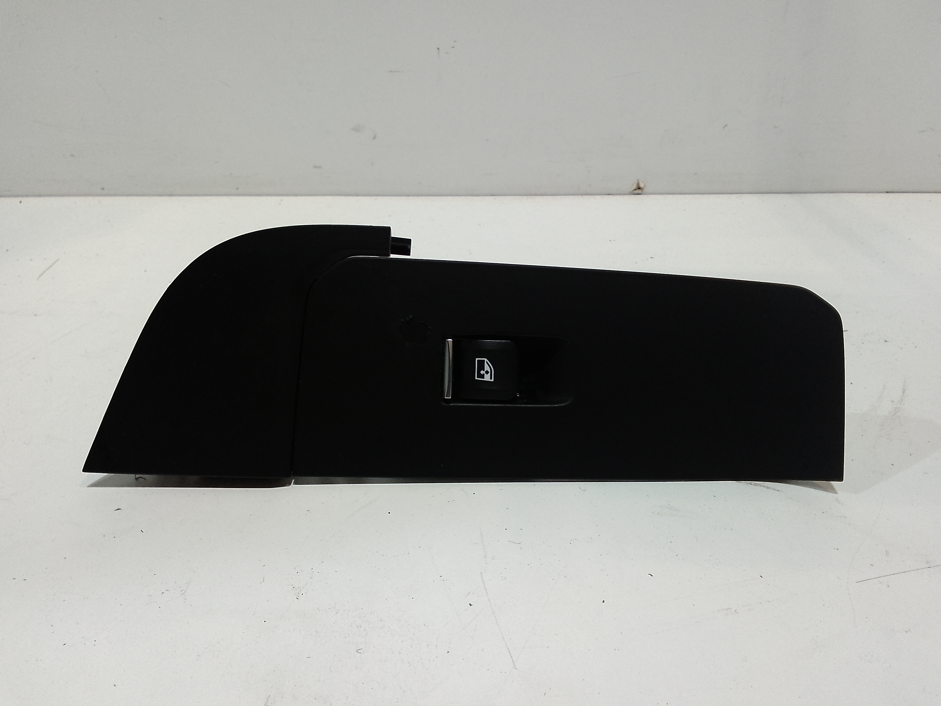 Interruttore Alzacristalli Porta Ant. Destro Usato