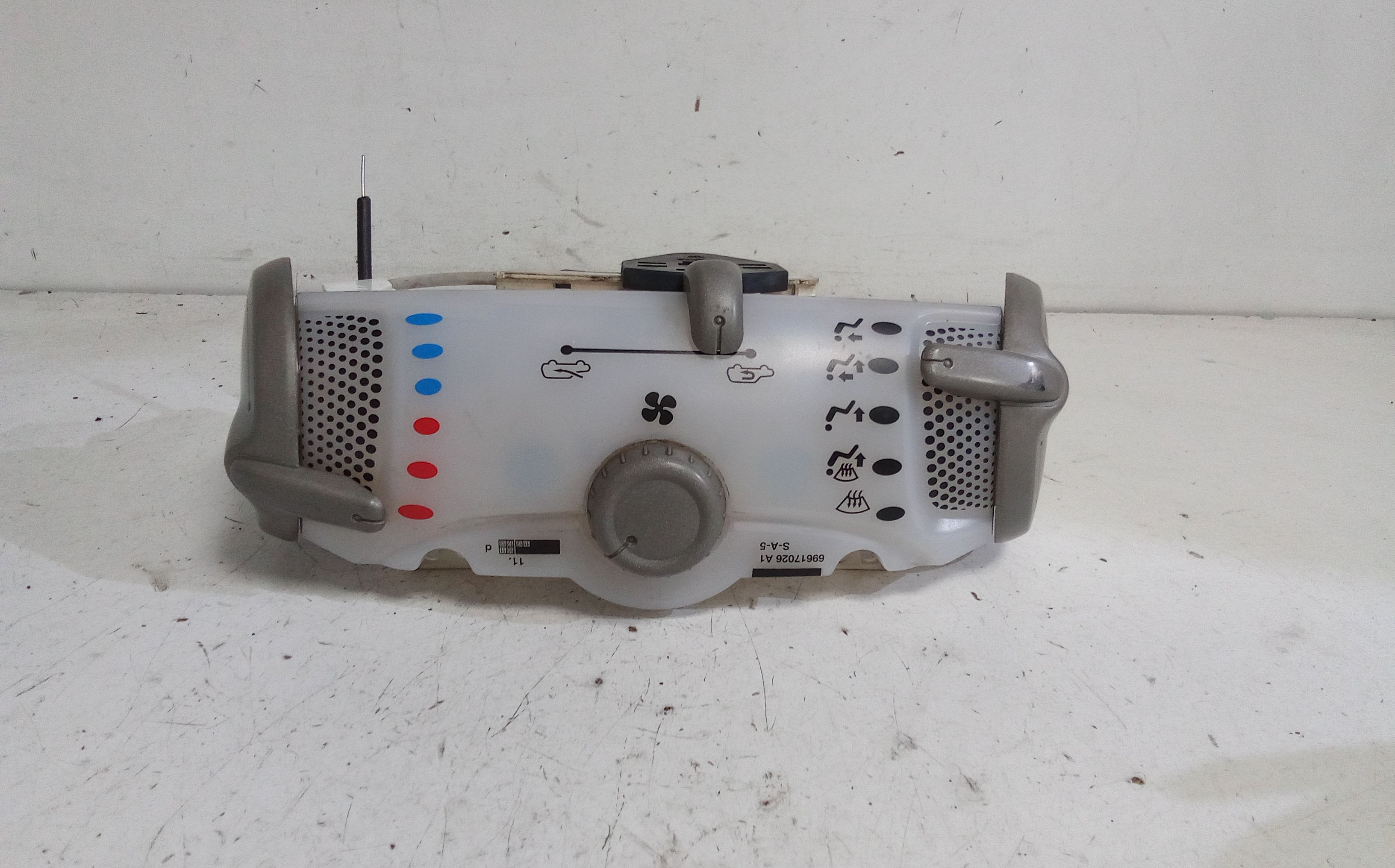 Blocco Comando Climatizzazione 559010H030 Usato