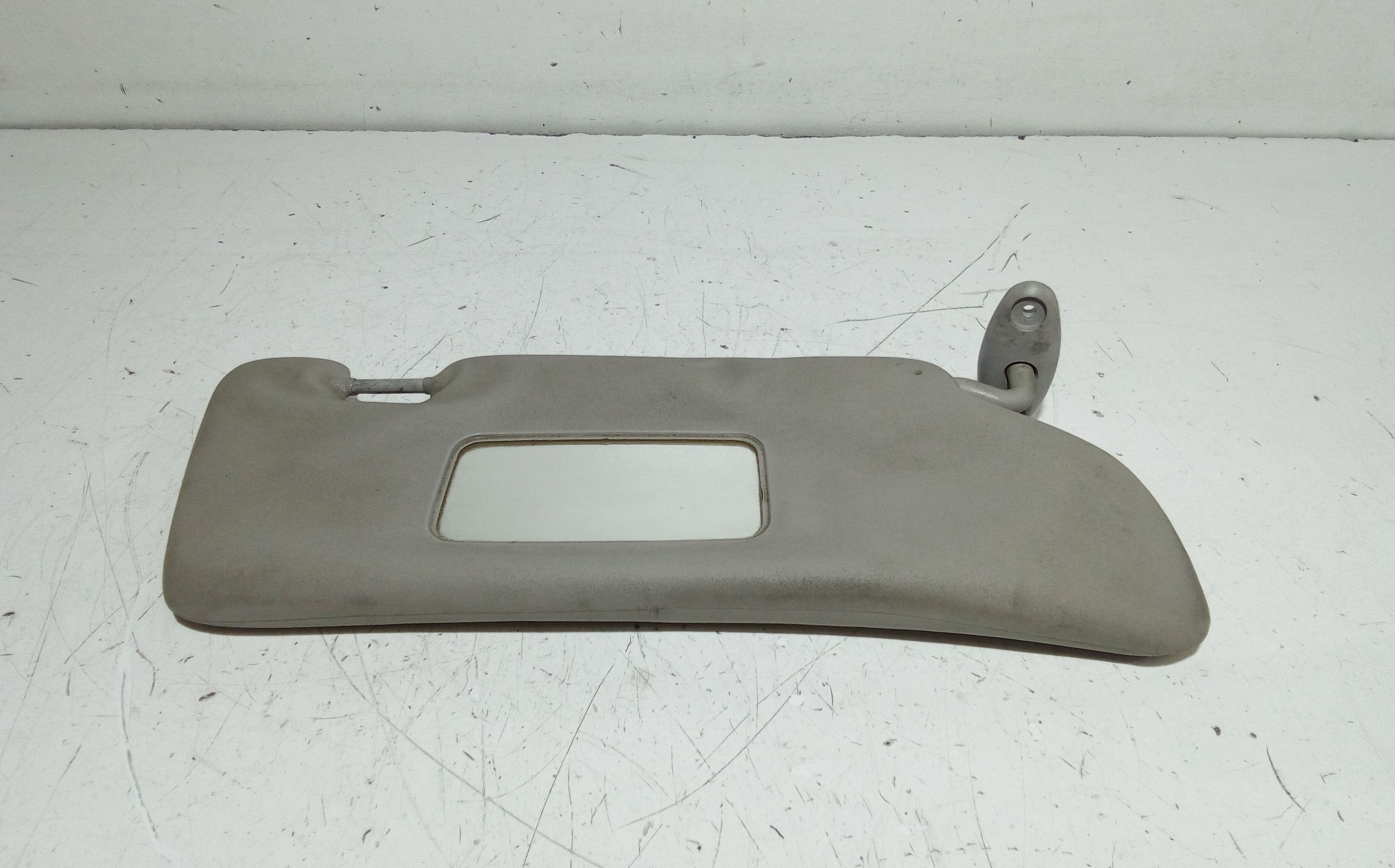 Aletta Parasole Parabrezza Destro 1046810 Usato