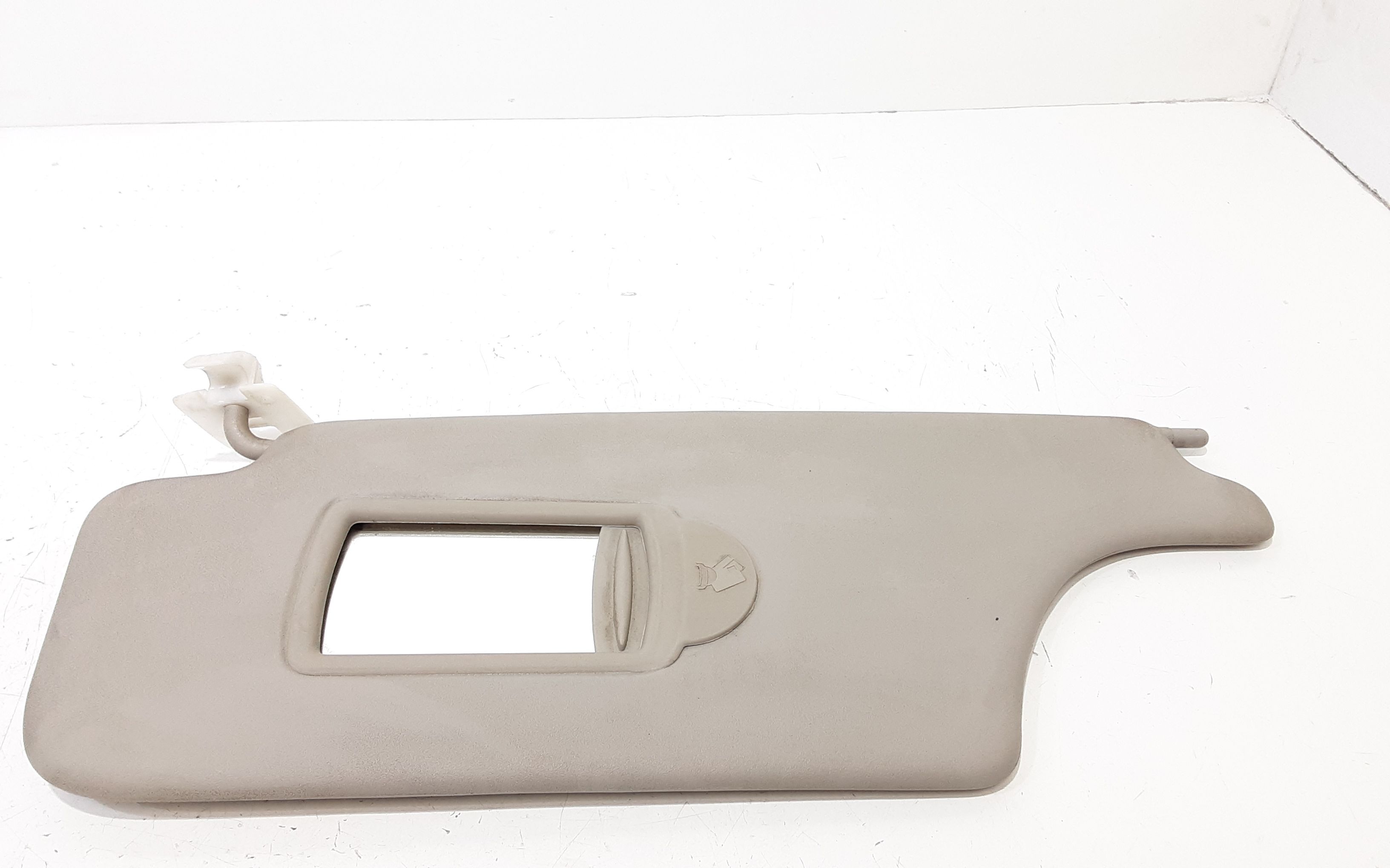 Aletta Parasole Parabrezza Sinistro 8200329035 Usato