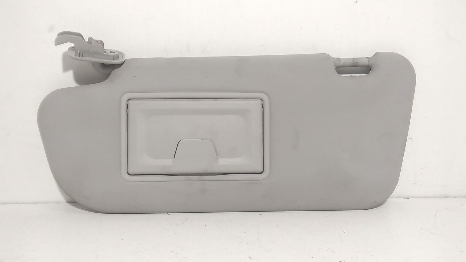 Aletta Parasole Parabrezza Sinistro BP4K69320C30 Usato