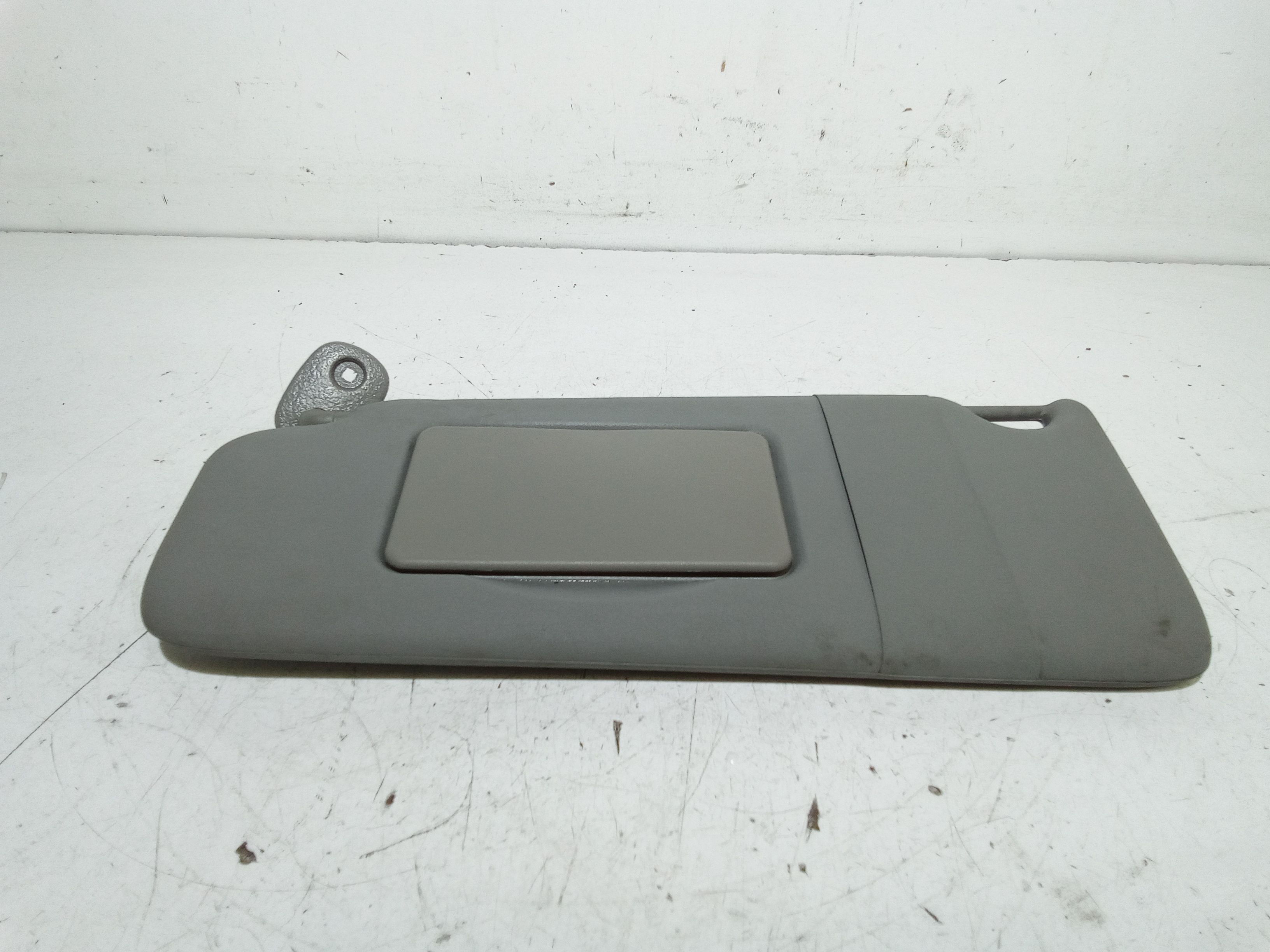 Aletta Parasole Parabrezza Sinistro 8200249085 Usato