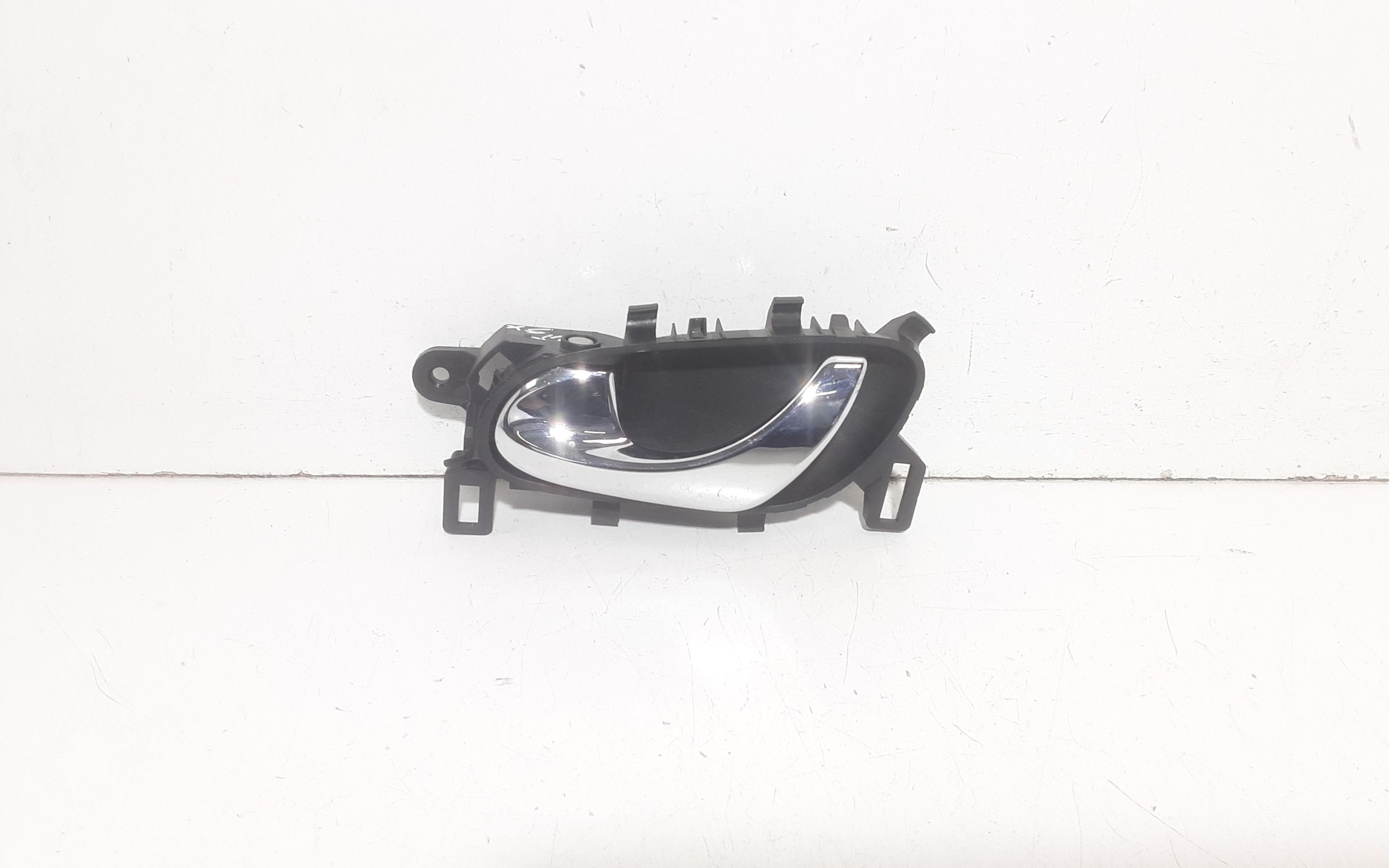 Maniglia Int. Apertura Porta Ant. Sinistro 806714EA0B Usato