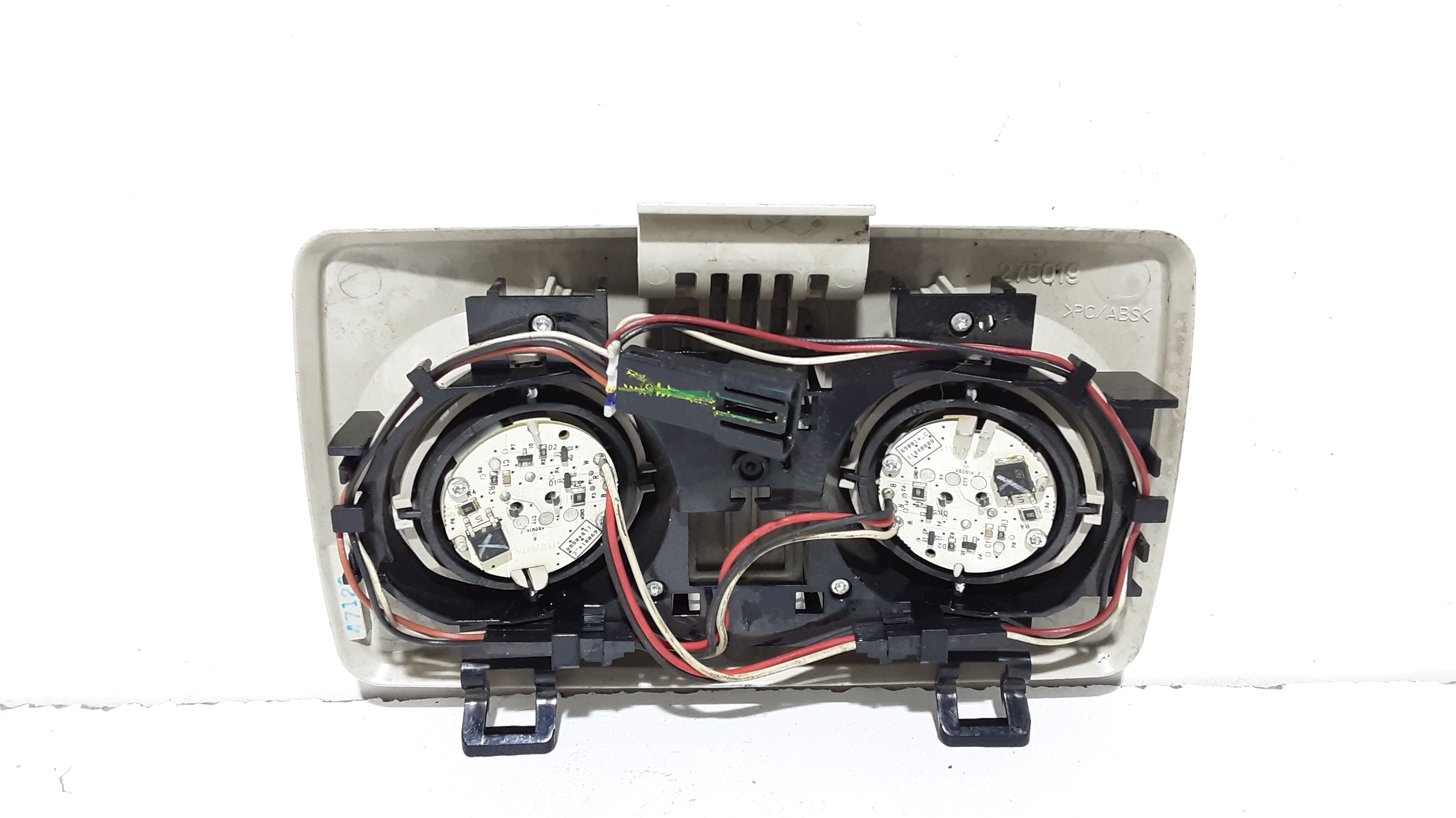 Luce Cortesia Centr. Tetto Usato