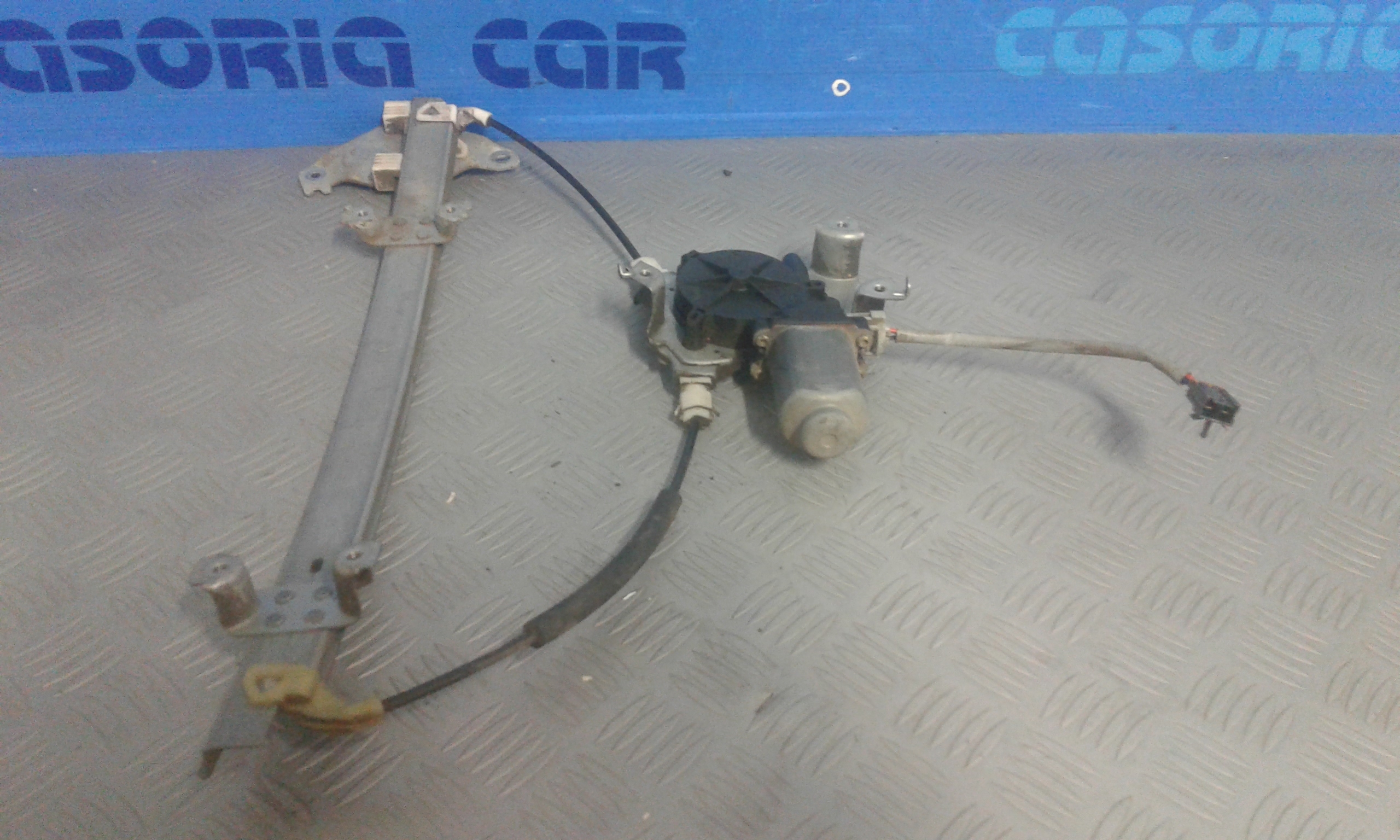 Alzacristallo Porta Ant. Destro 80700BM61B Usato