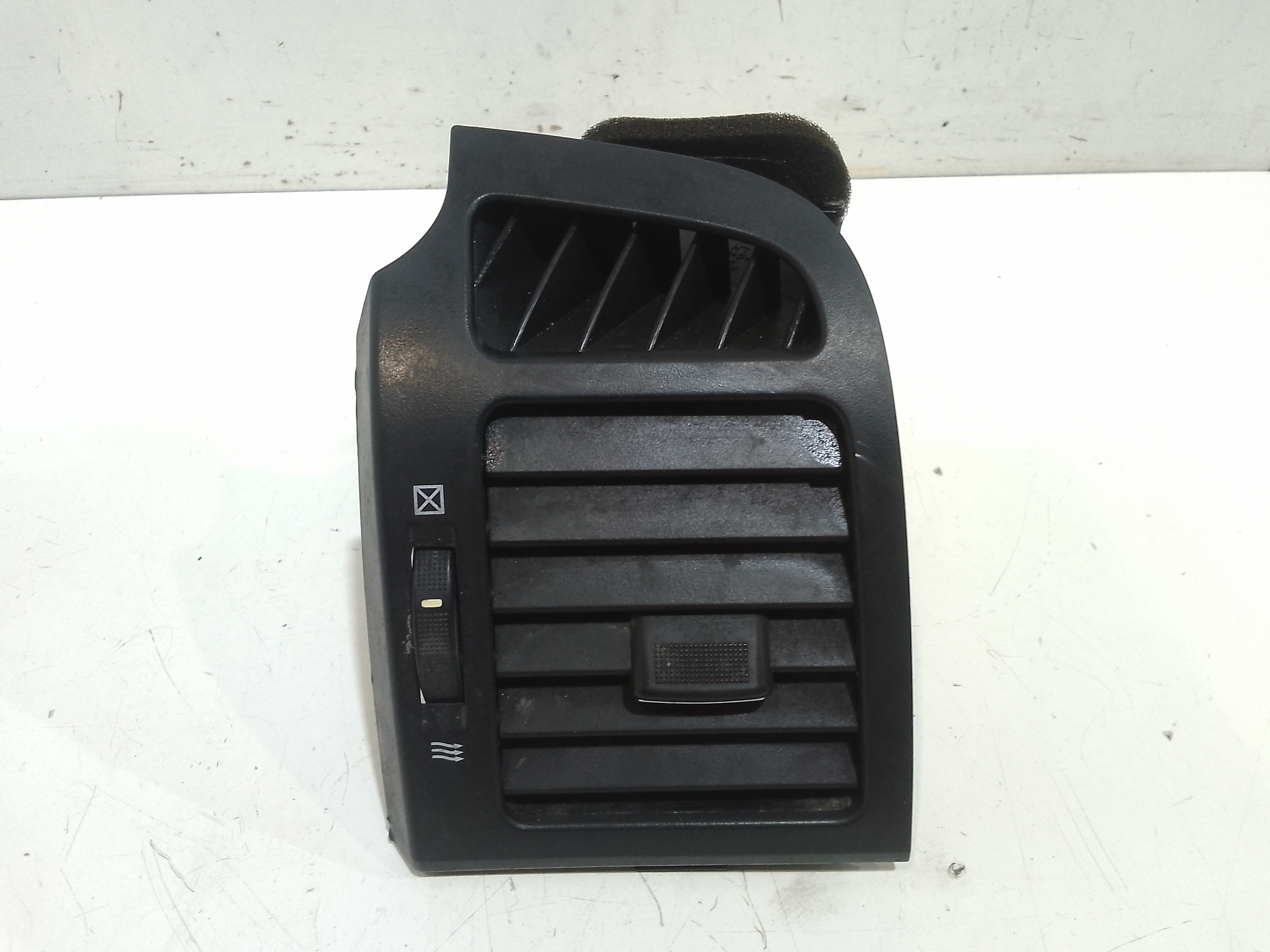 Condotto Aria Bocchette Lat. Cruscotto Sinistro Usato