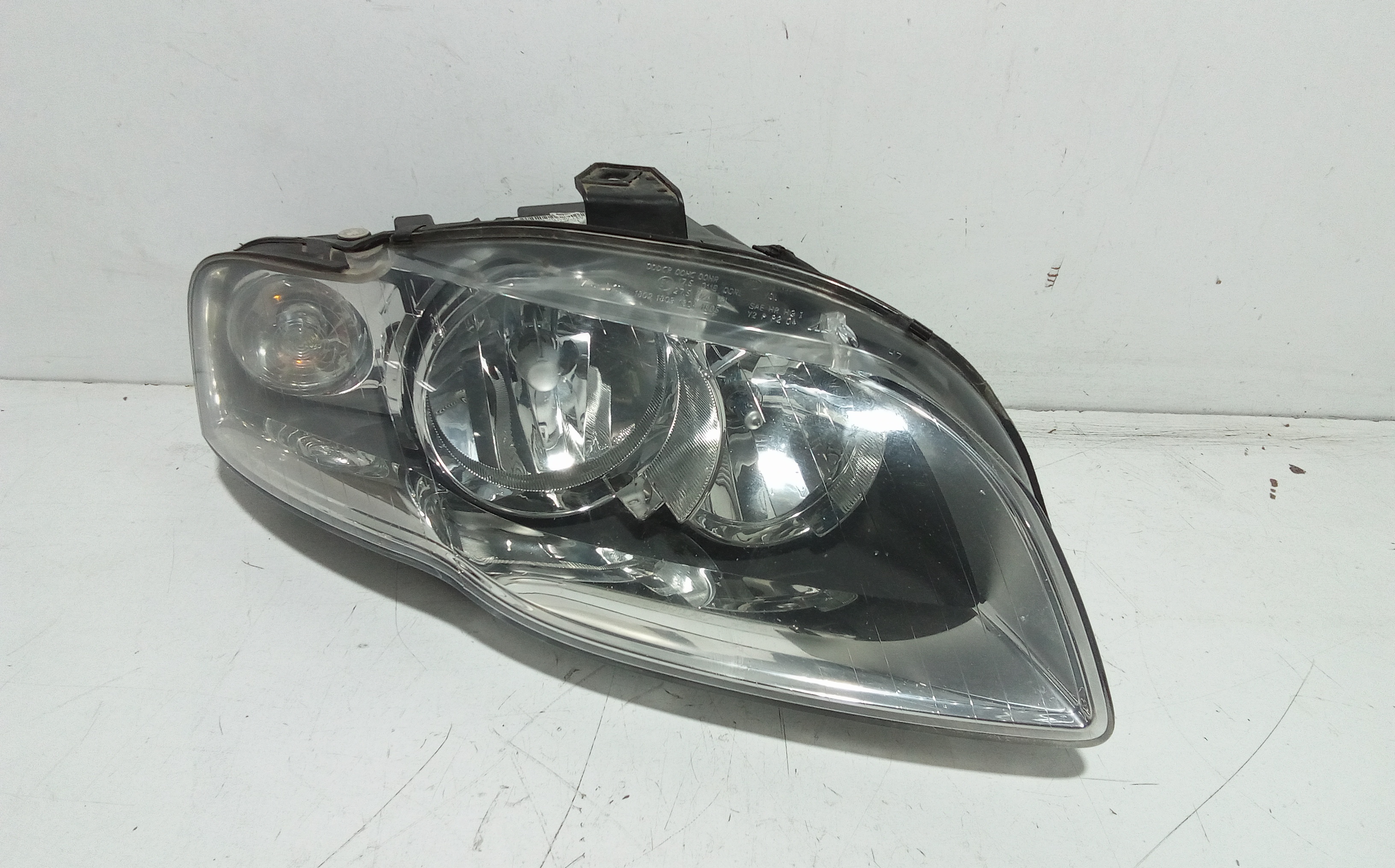 Proiettore Destro 8E0941004AJ Usato