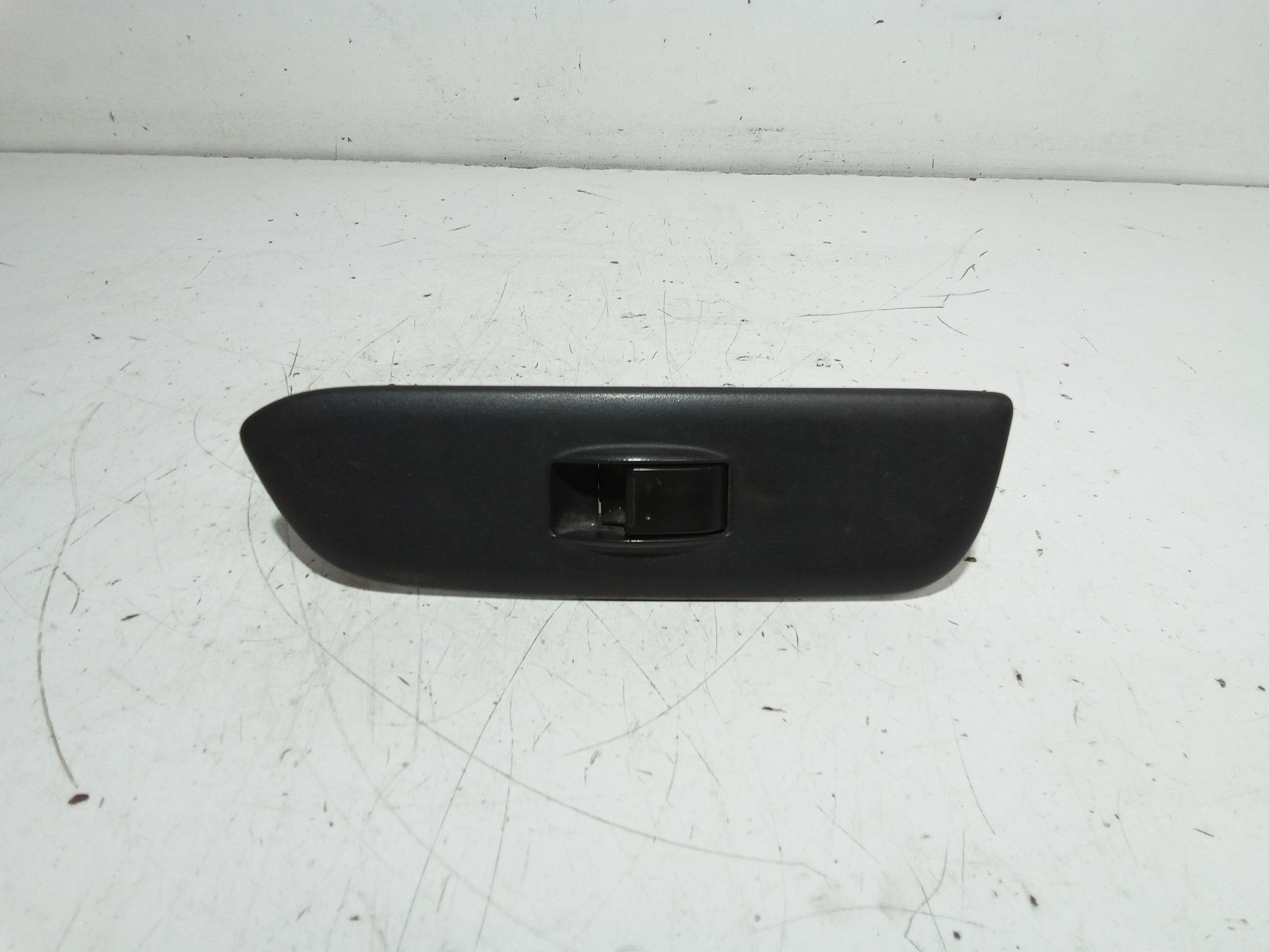 Interruttore Alzacristalli Porta Ant. Destro Usato