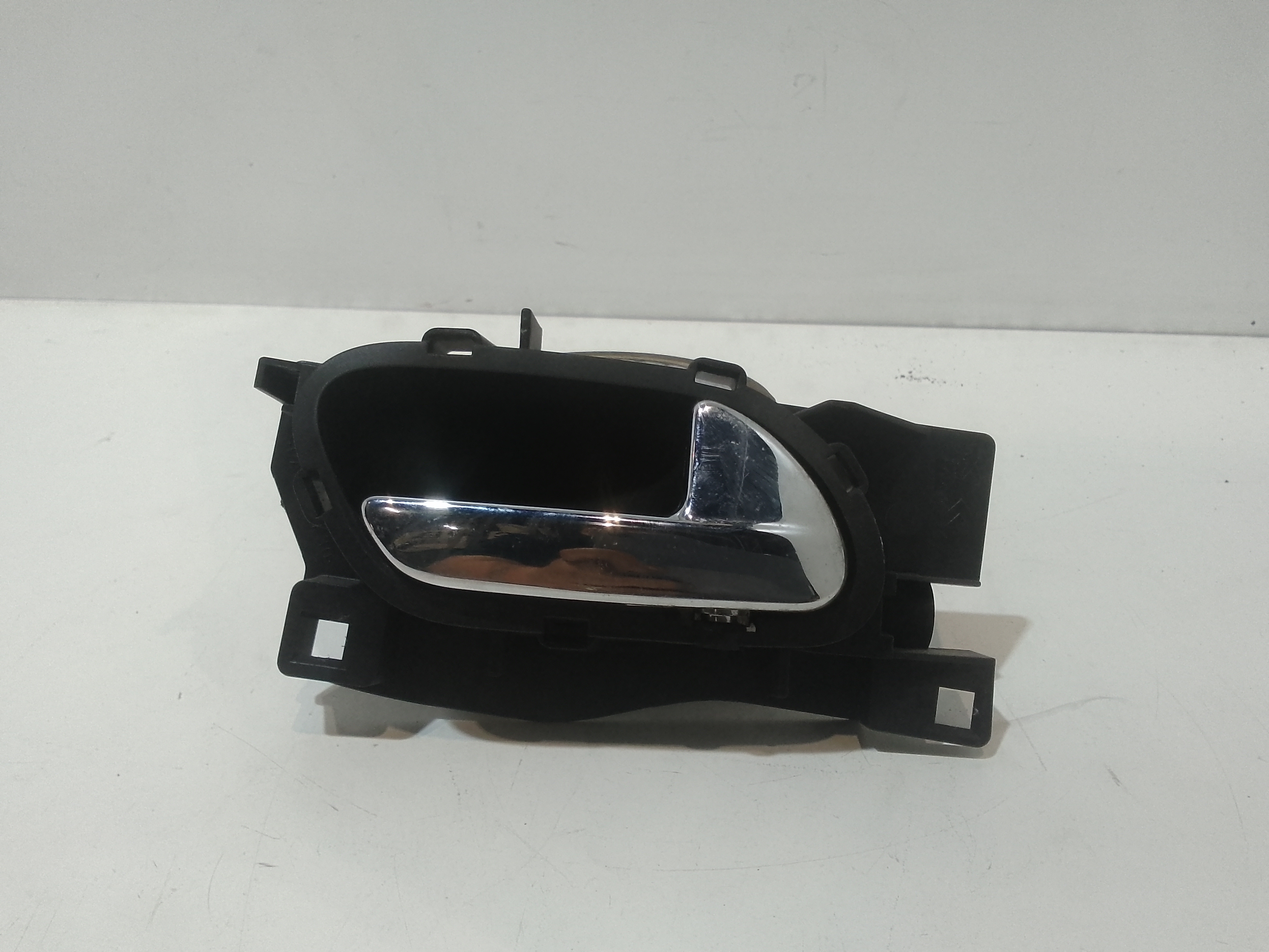 Maniglia Int. Apertura Porta Ant. Destro Usato