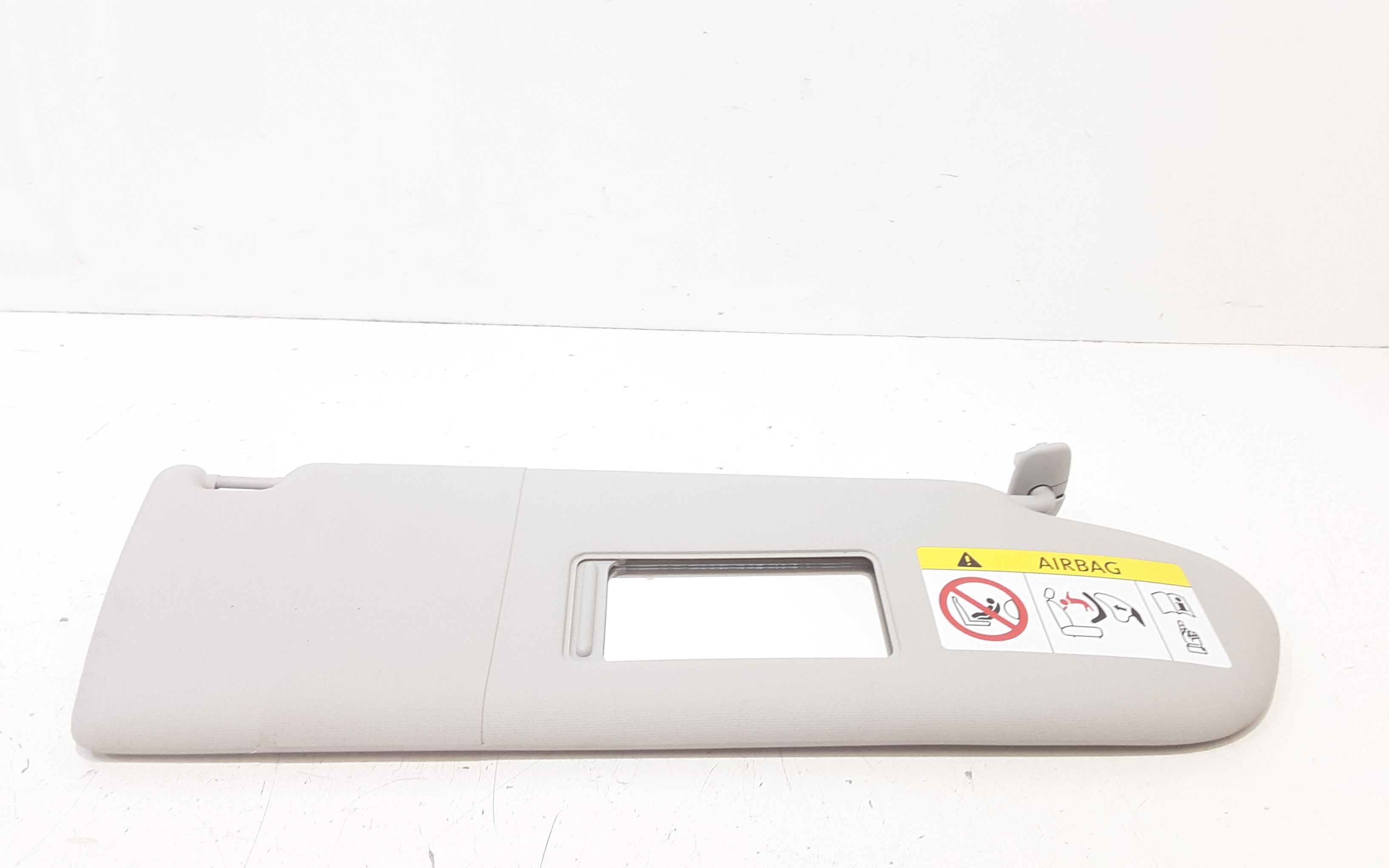 Aletta Parasole Parabrezza Destro 7E5857552M2F4 Usato