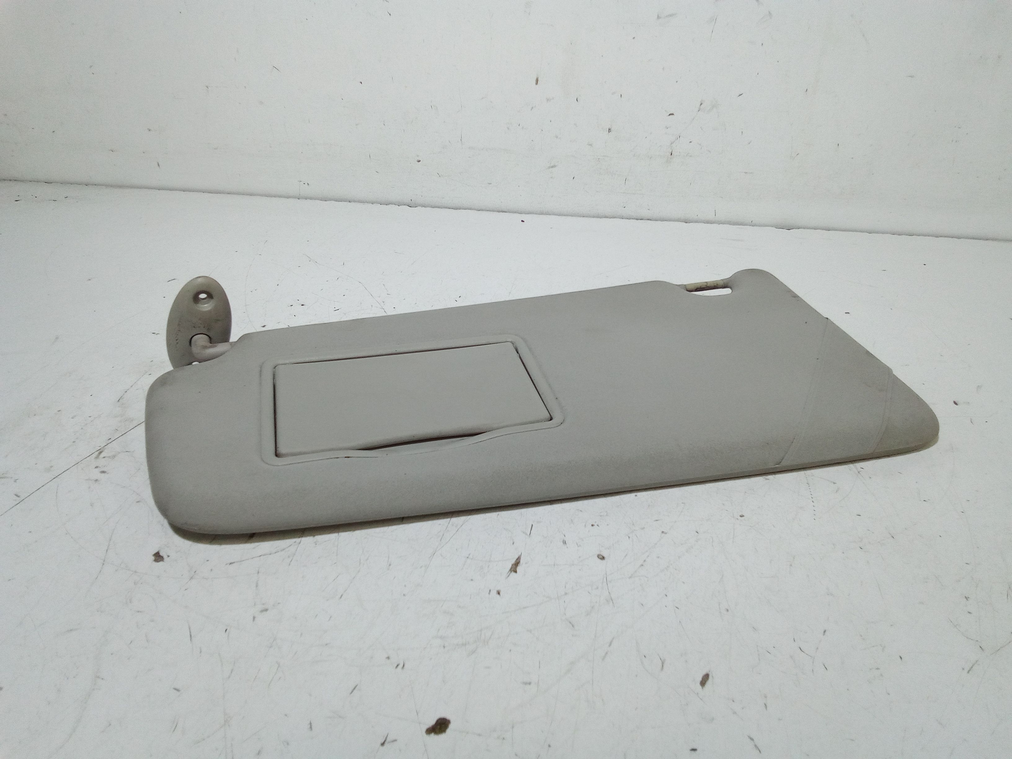 Aletta Parasole Parabrezza Sinistro 1599321 Usato