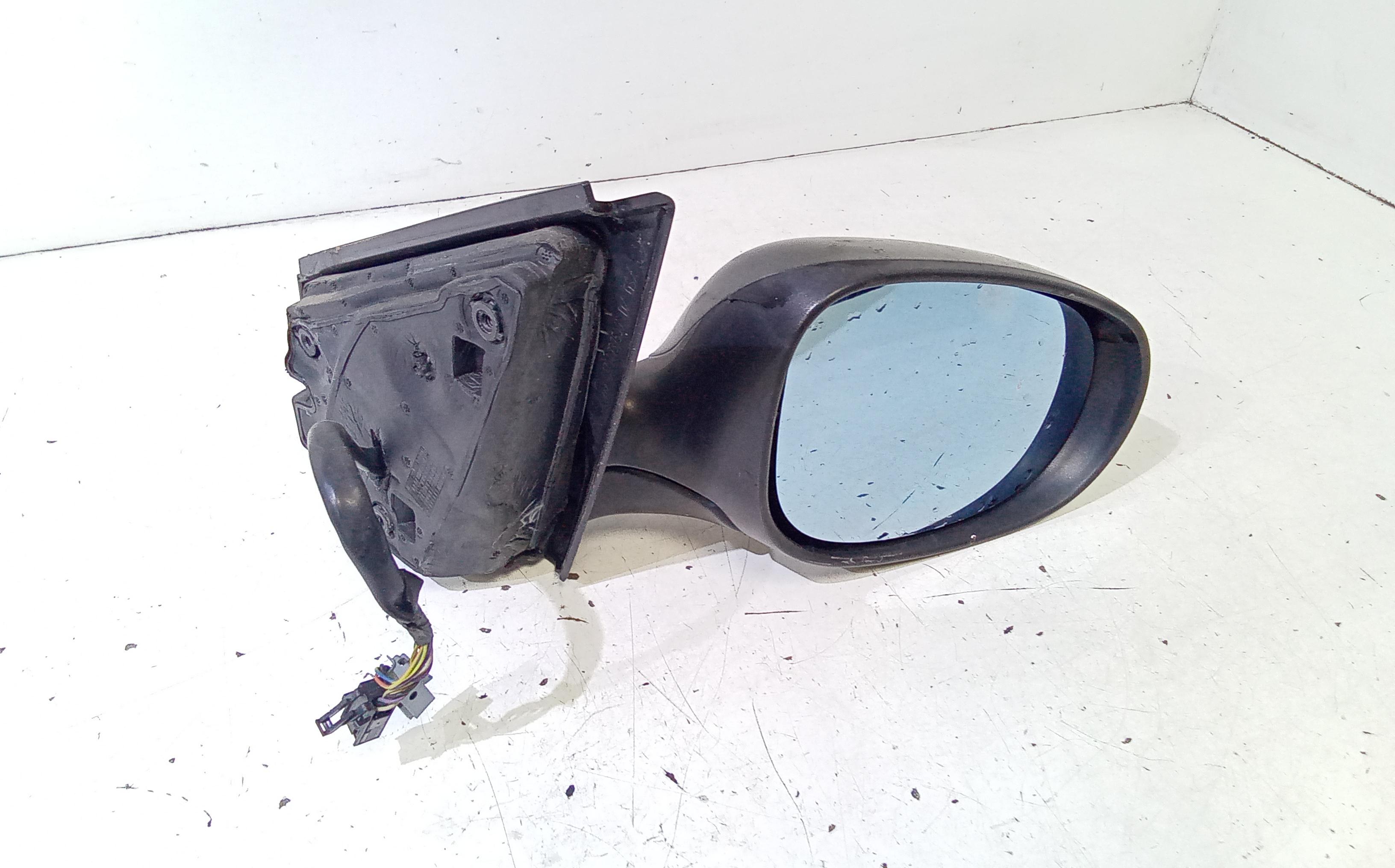 Retrovisore Est. Destro Usato