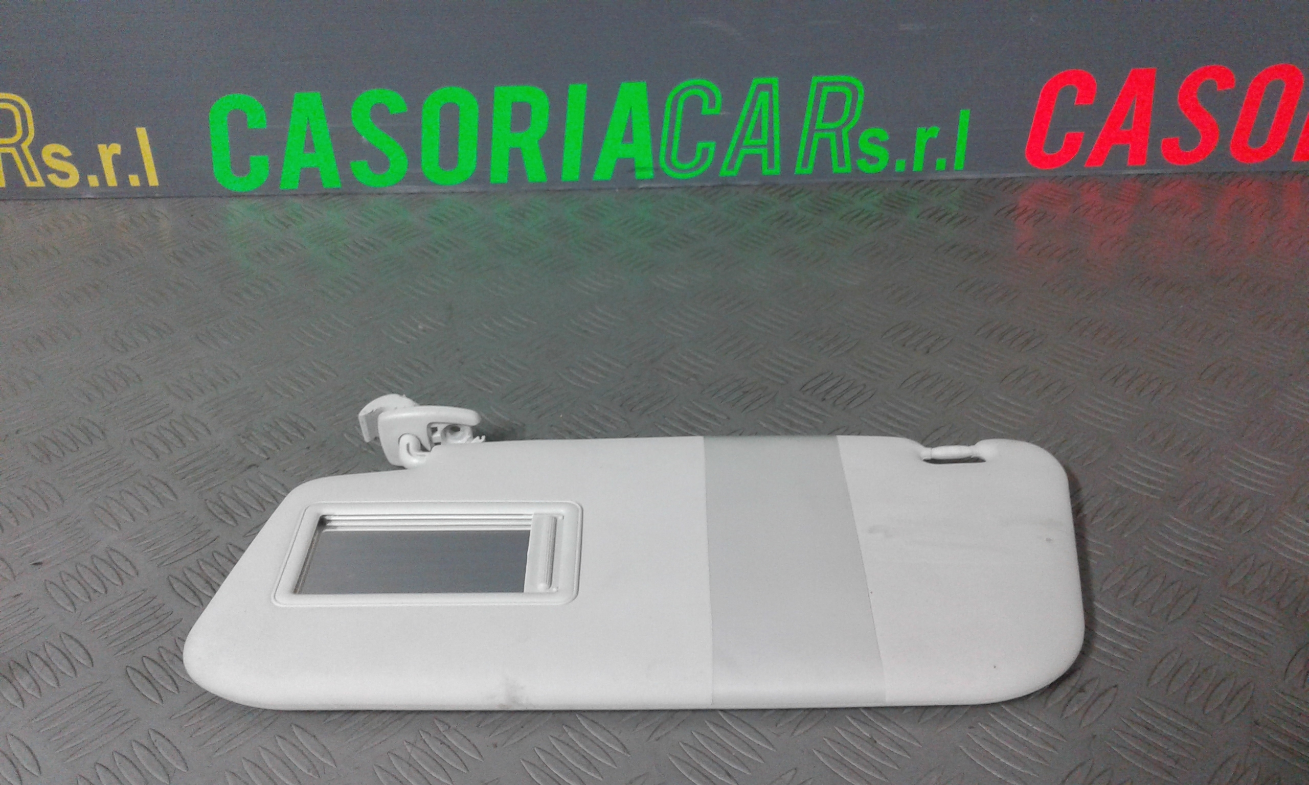 Aletta Parasole Parabrezza Sinistro 735595115 Usato