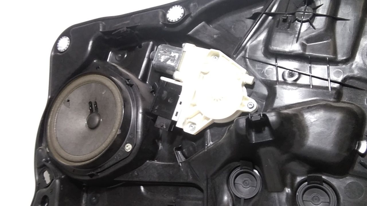 Alzacristallo Porta Ant. Destro Usato