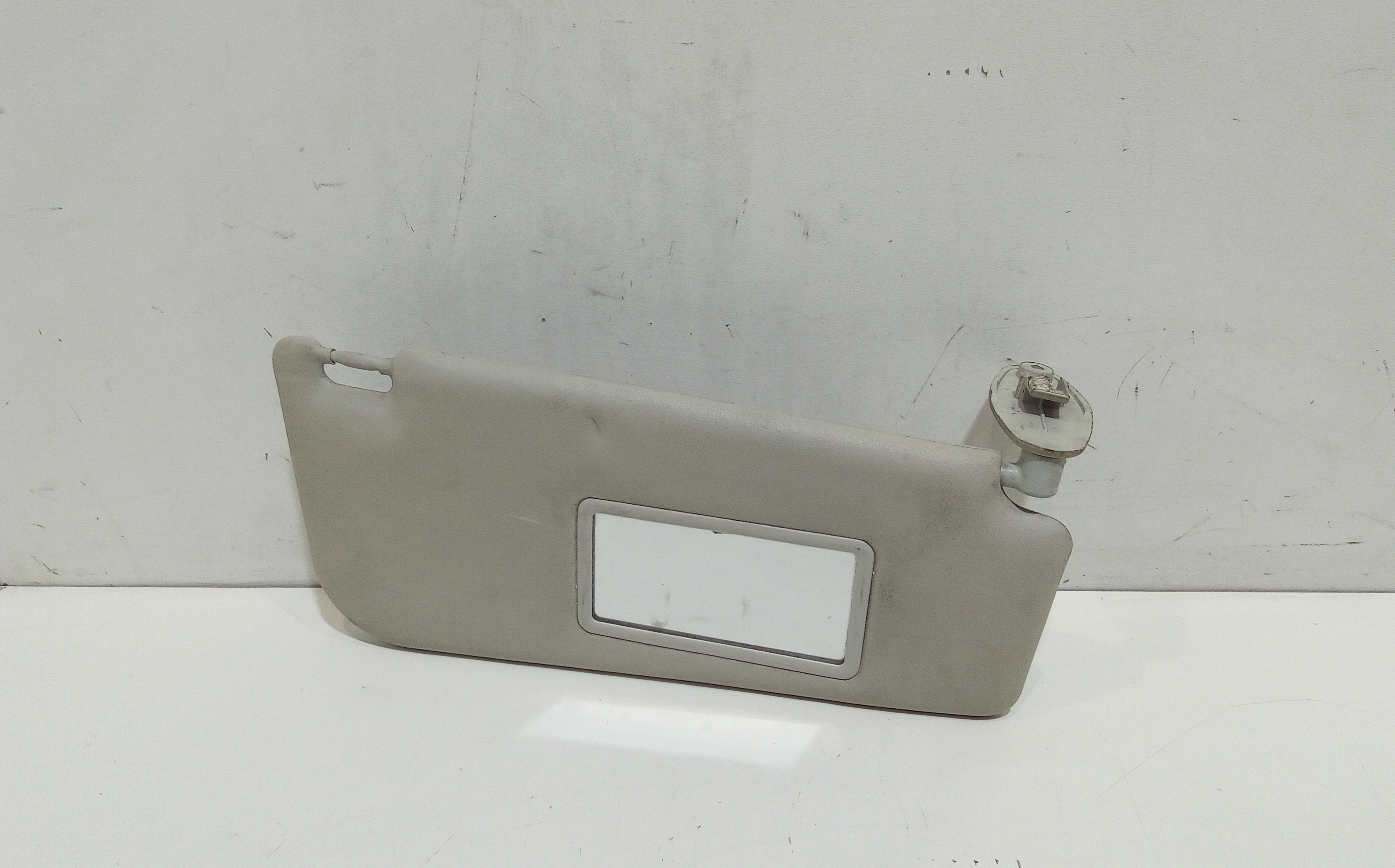 Aletta Parasole Parabrezza Destro 735338206 Usato