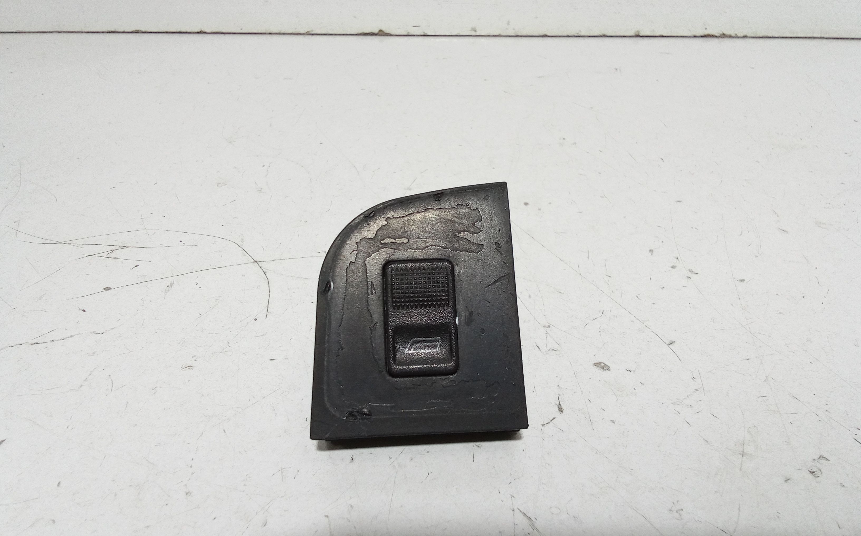 Interruttore Alzacristalli Porta Ant. Destro Usato