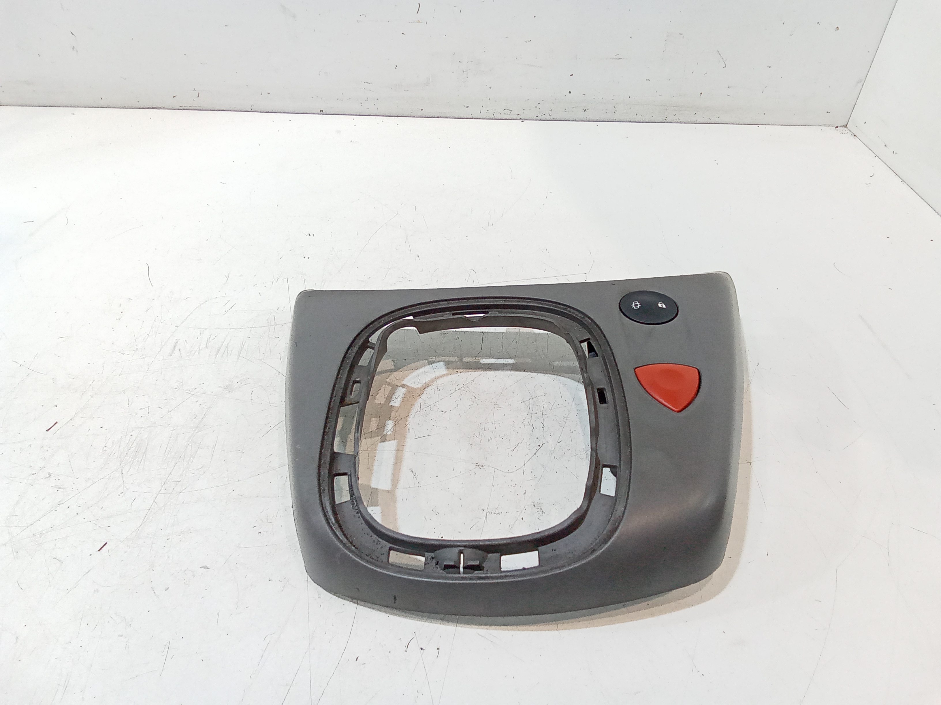 Interruttore Luci Emergenza 8200095493 Usato