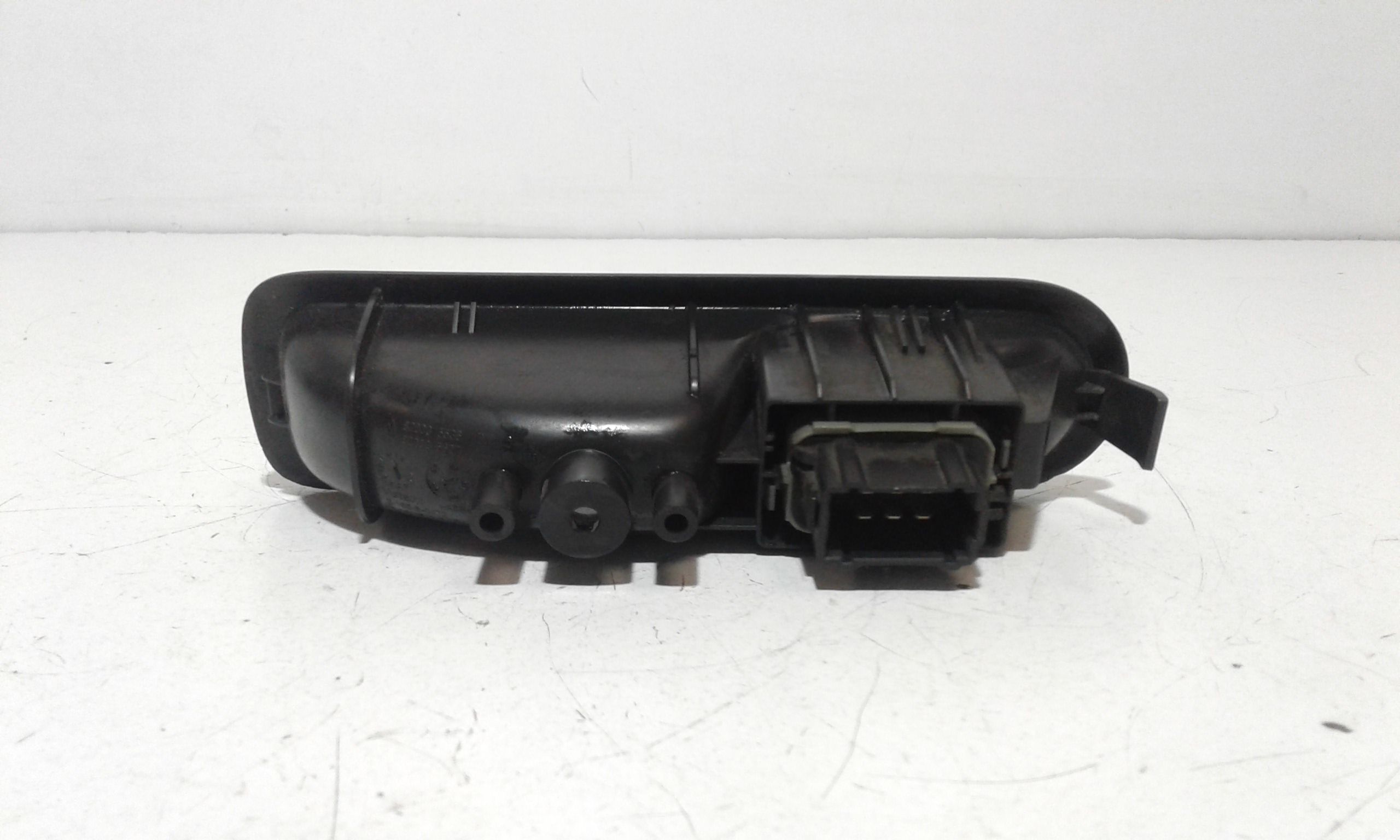 Interruttore Alzacristalli Porta Post. Destro 8200214936 Usato