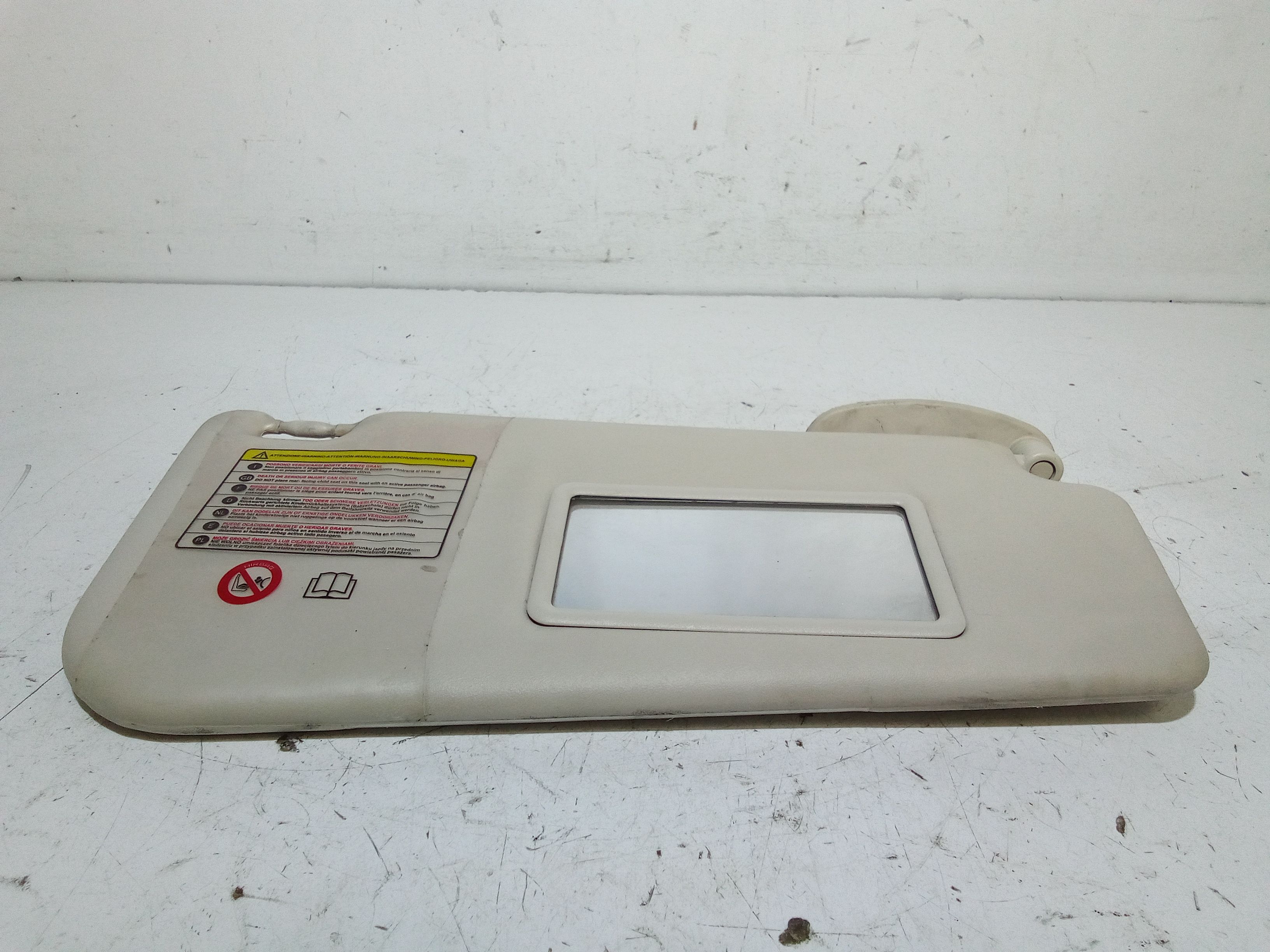 Aletta Parasole Parabrezza Destro 735411165 Usato