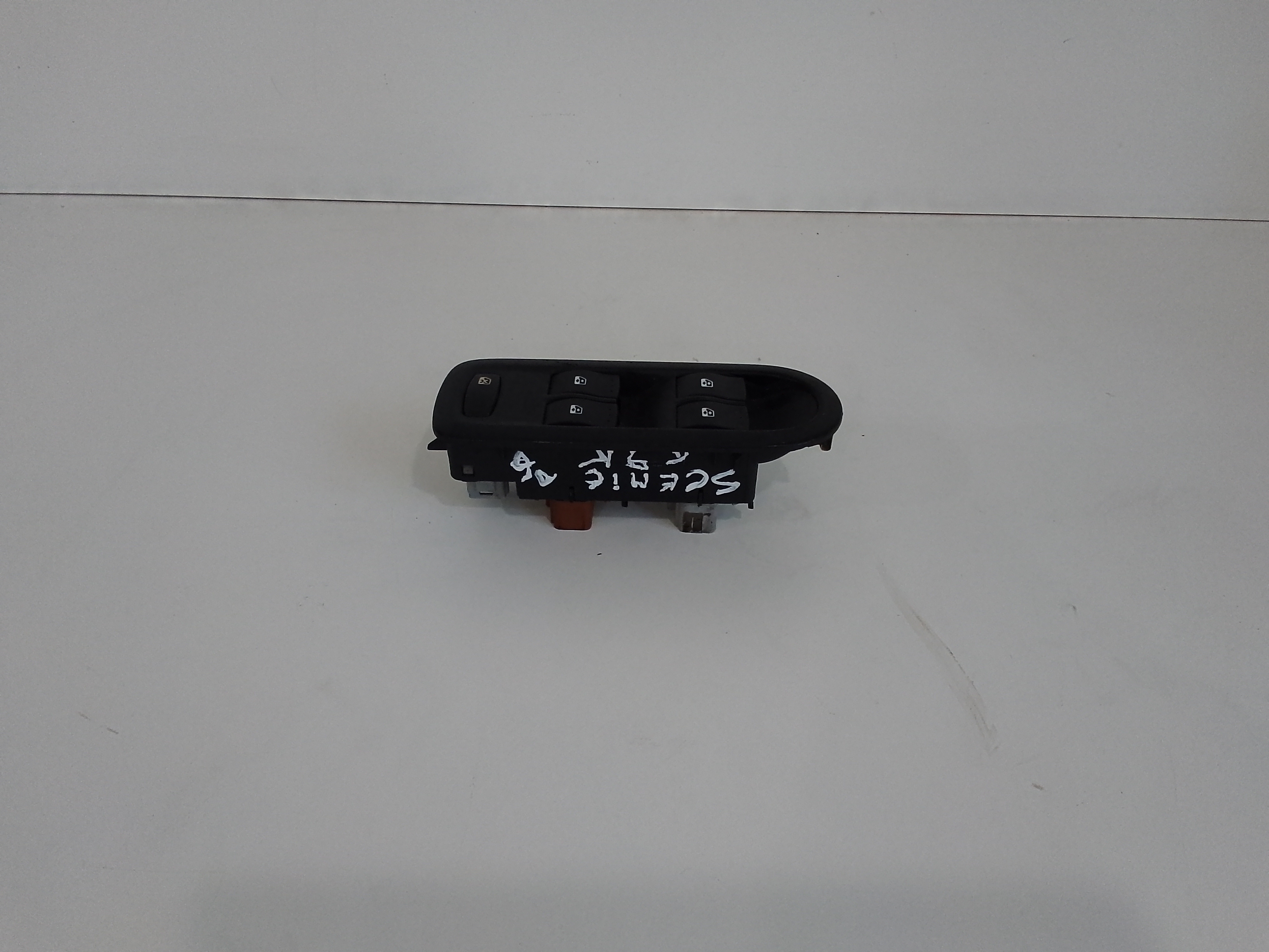 Interruttore Alzacristalli Porta Ant. Sinistro 8200108269 Usato