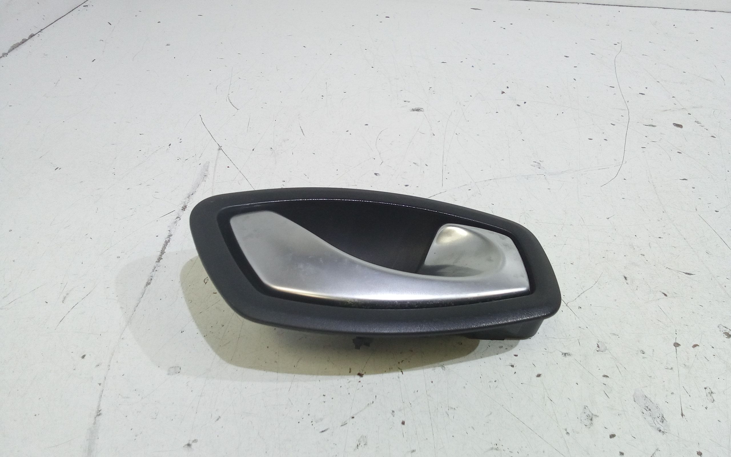 Maniglia Int. Apertura Porta Ant. Destro Usato