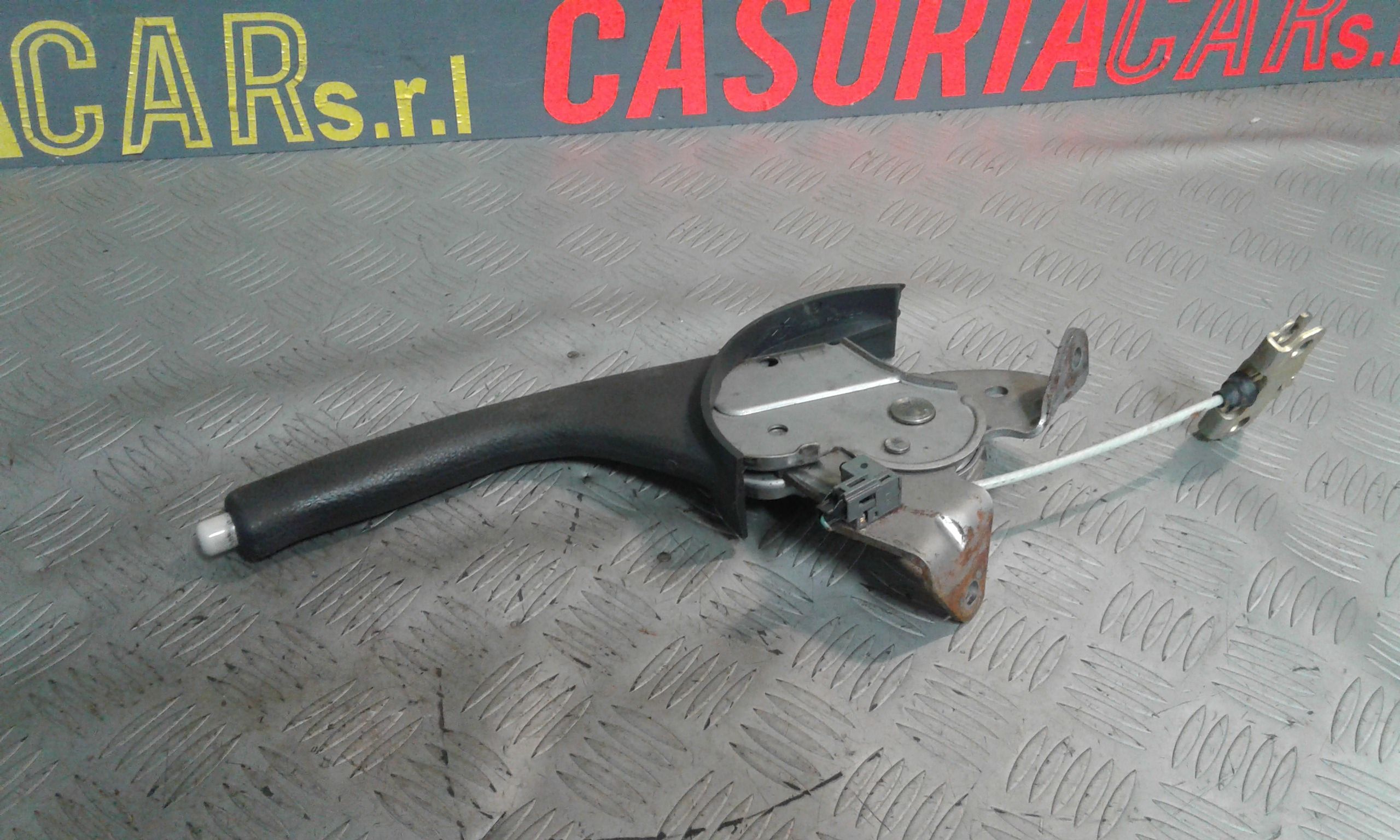 Leva Freno Stazionamento 4620102190B0 Usato