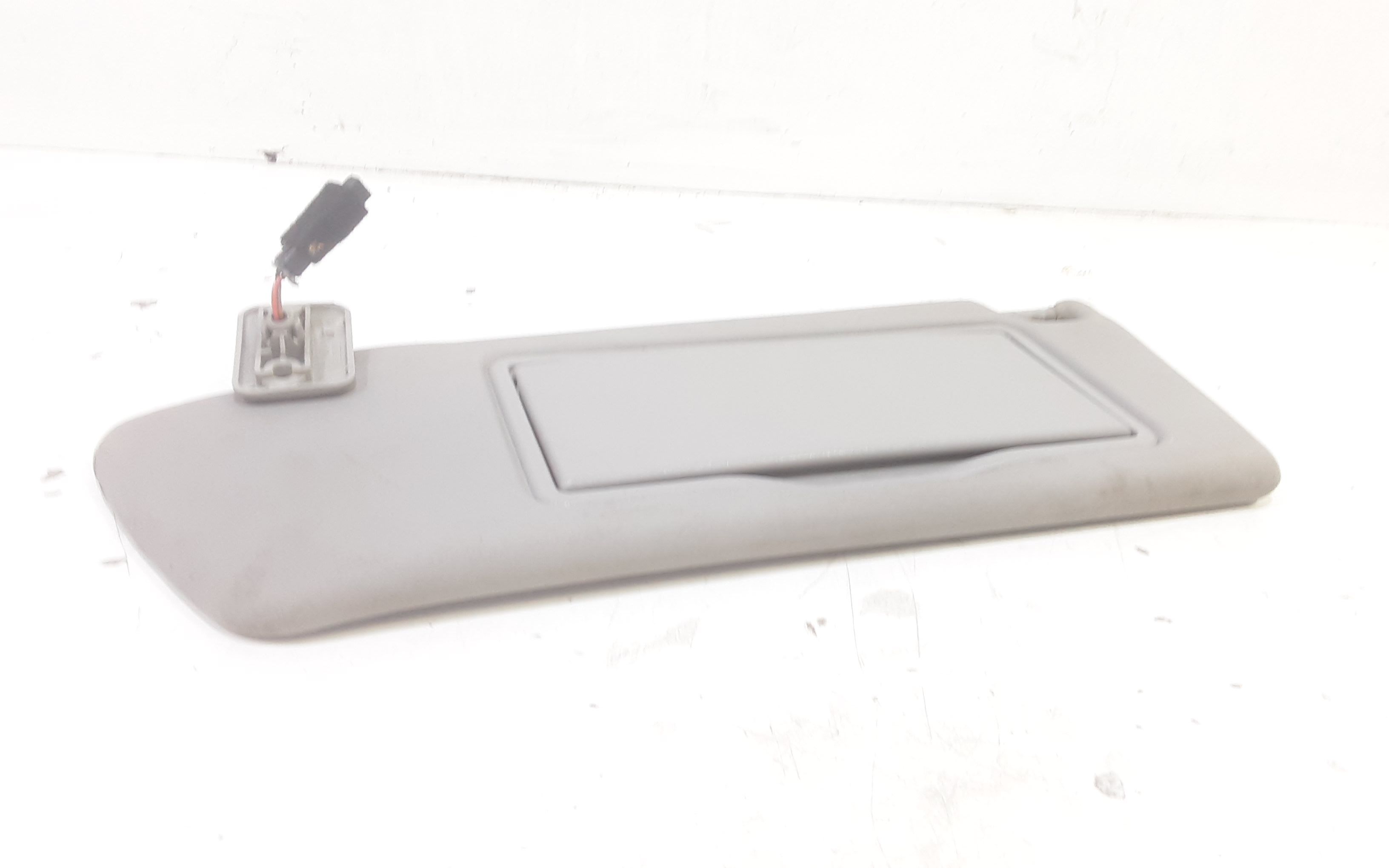 Aletta Parasole Parabrezza Sinistro 13234248 Usato