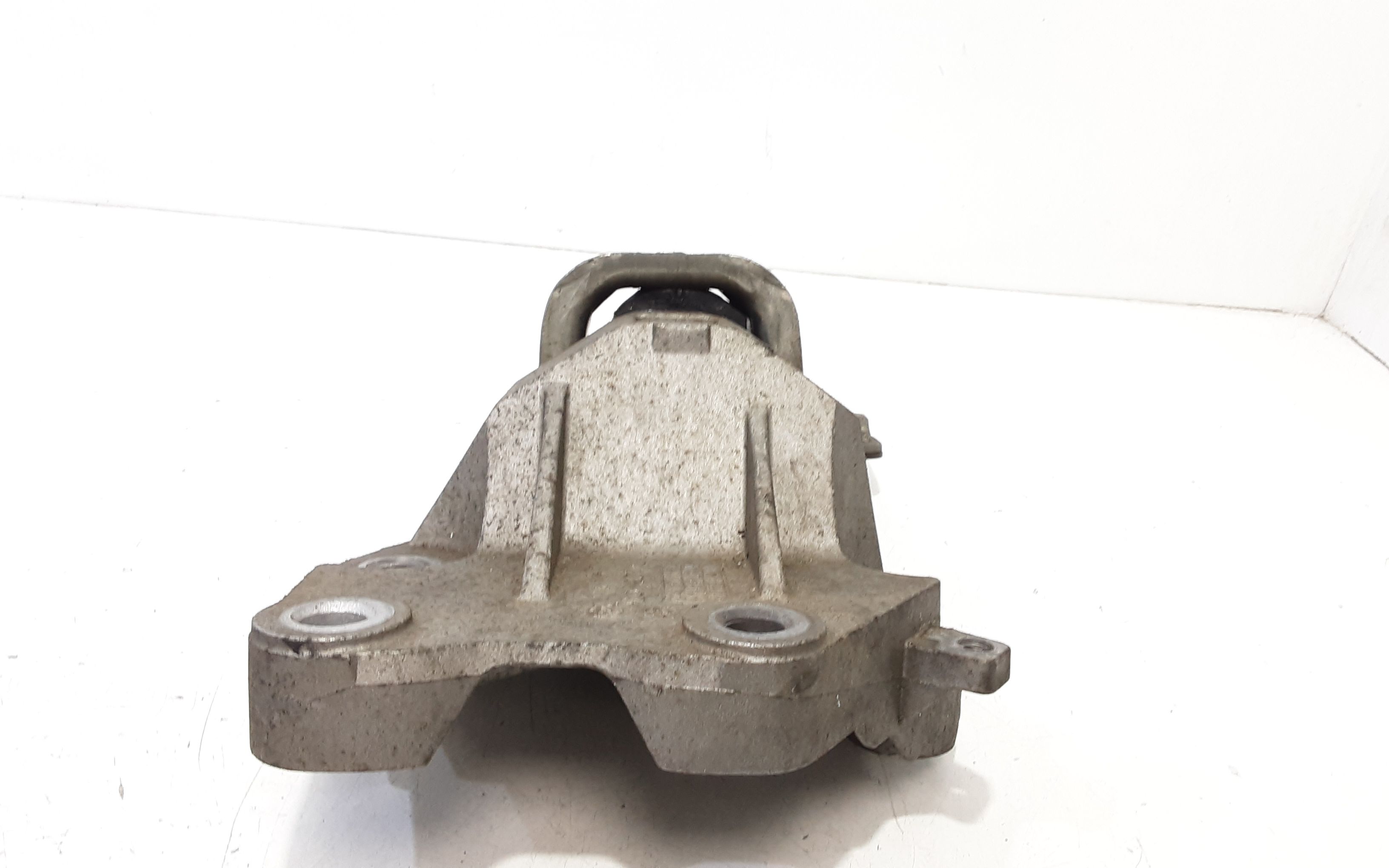 Piastra Alloggiamento Supporto Motore (Con Eventuale Bielletta O Tirante Associato) Usato