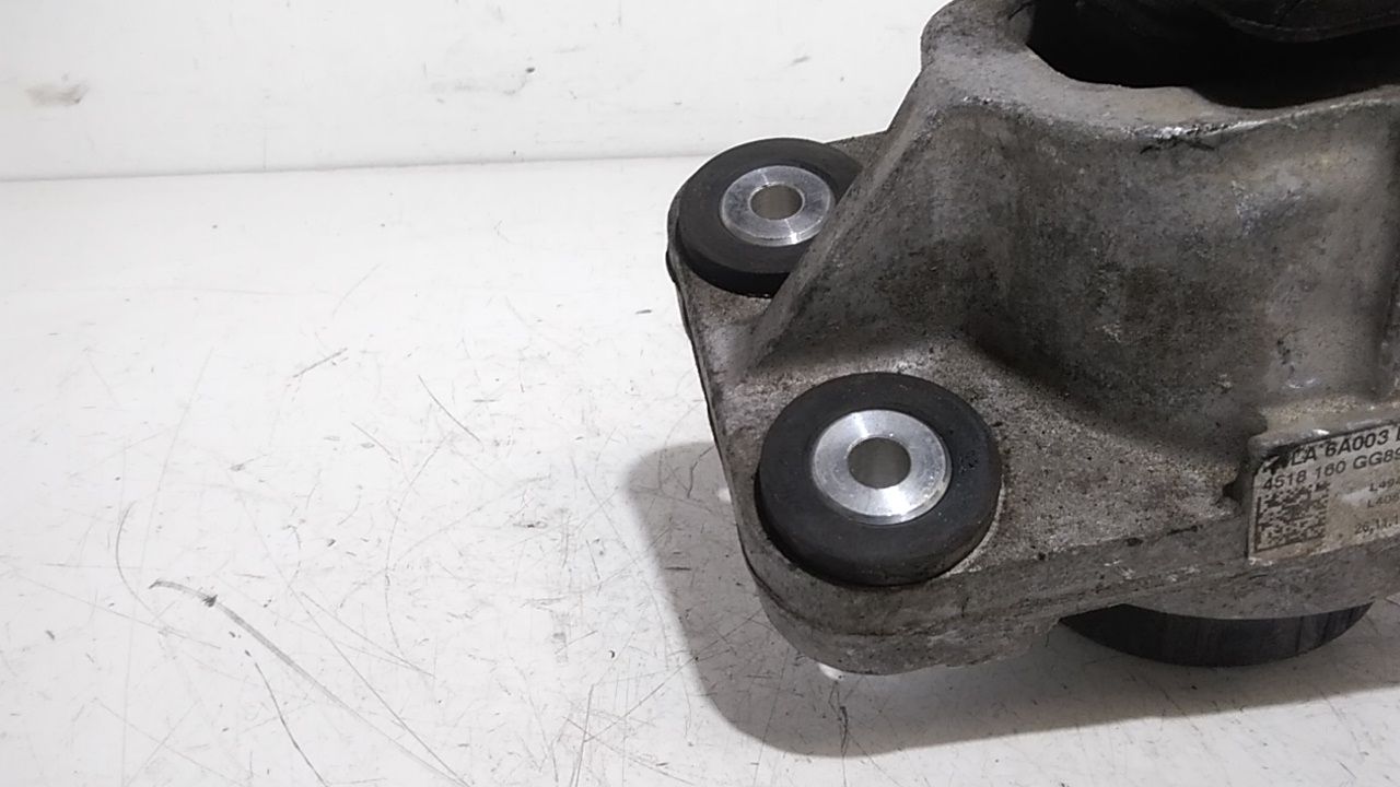 Piastra Alloggiamento Supporto Motore (Con Eventuale Bielletta O Tirante Associato) Usato