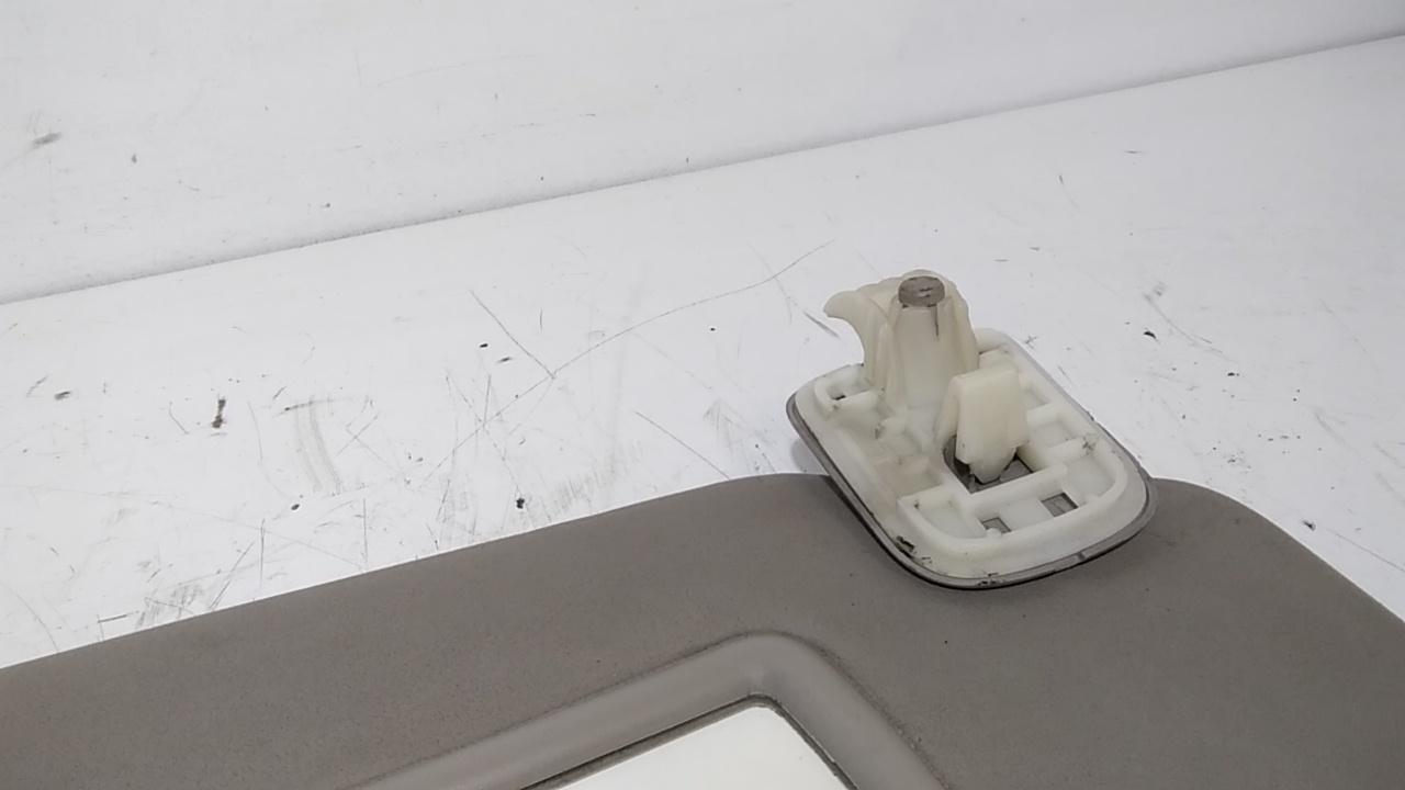 Aletta Parasole Parabrezza Destro 8200213199 Usato