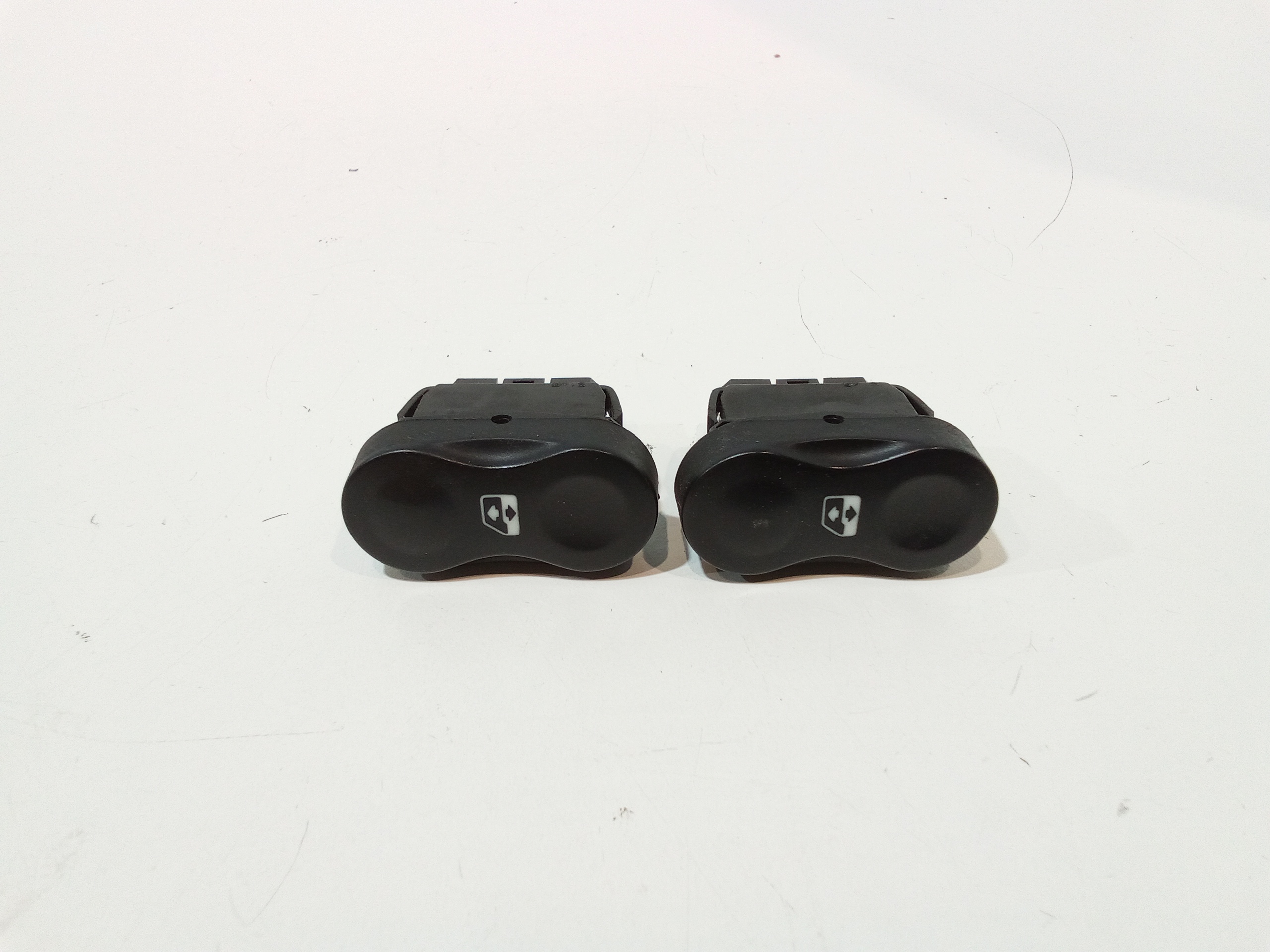 Blocco Comandi Alzacristalli 8200108273 Usato