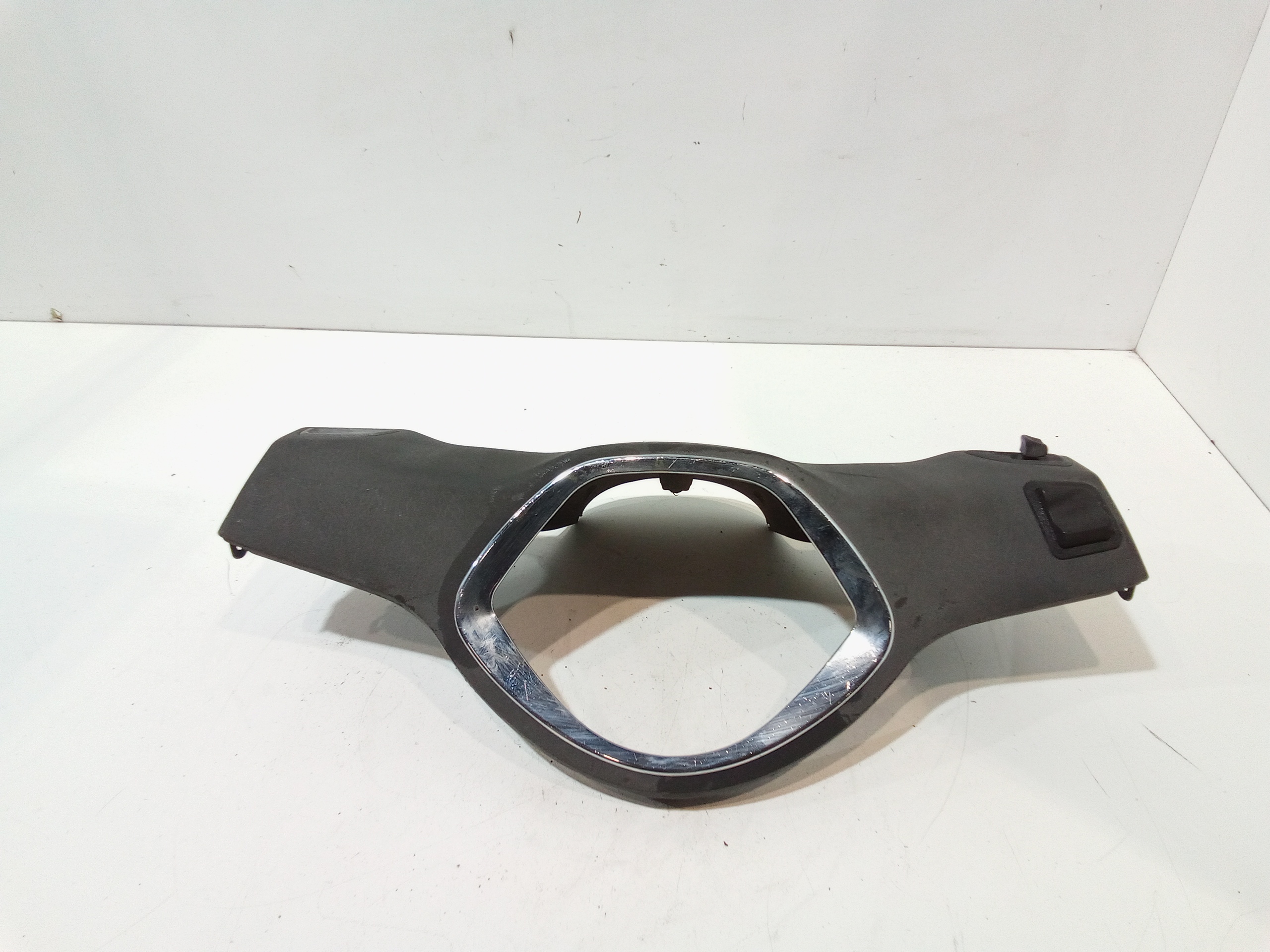 Cornice Portastrumenti Usato