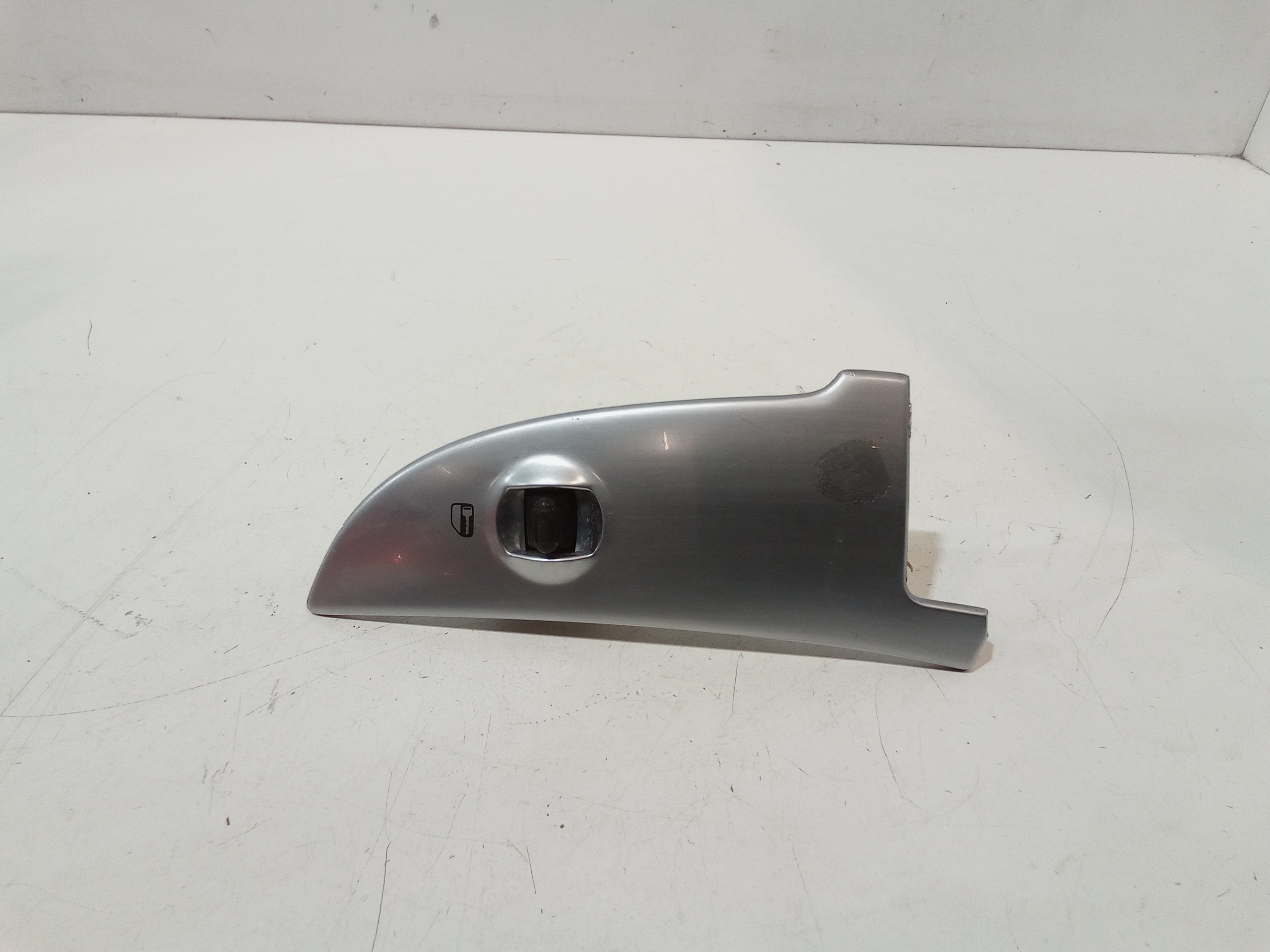 Interruttore Alzacristalli Porta Ant. Destro A25182005109116 Usato