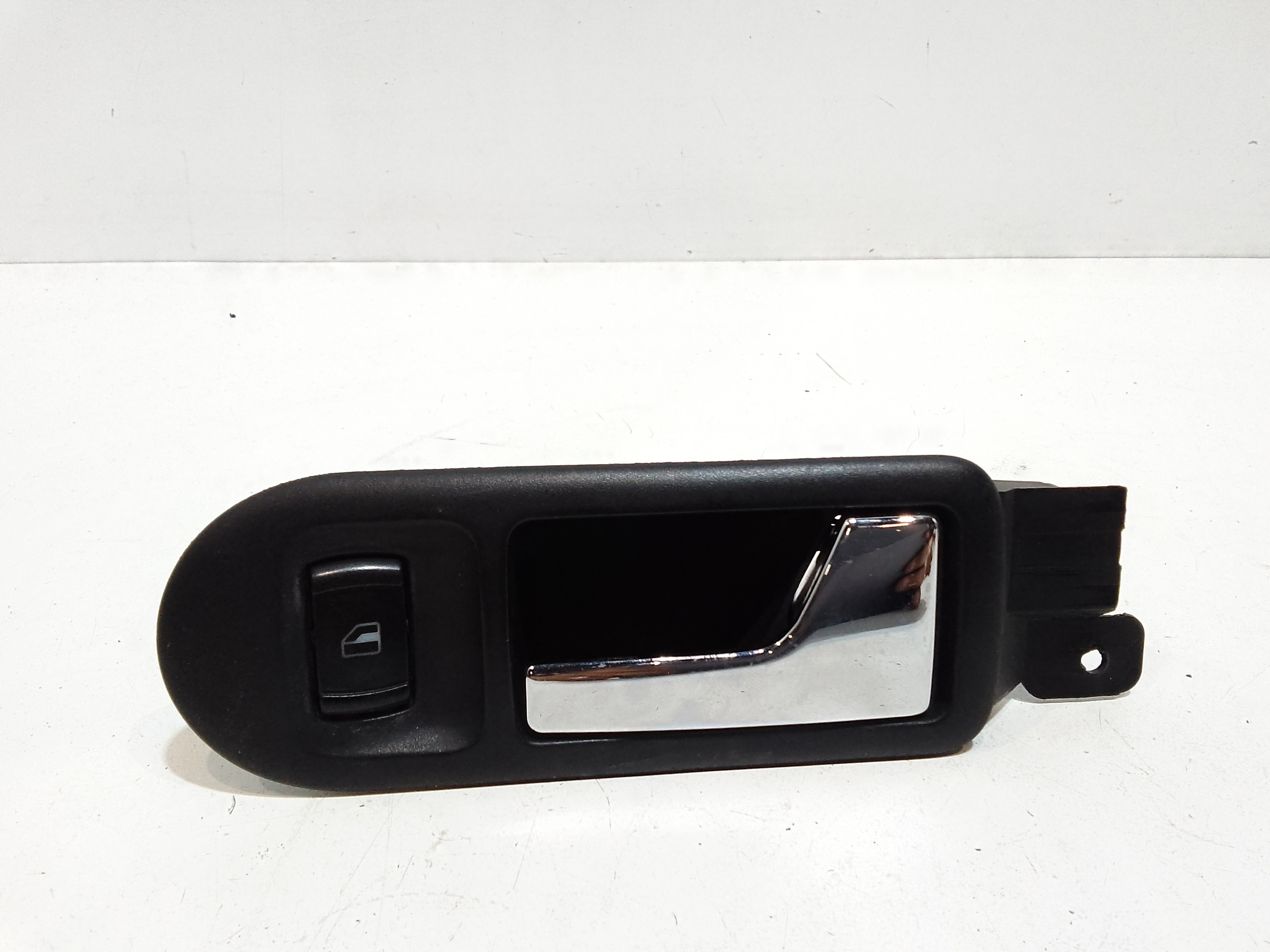 Maniglia Int. Apertura Porta Ant. Destro Usato