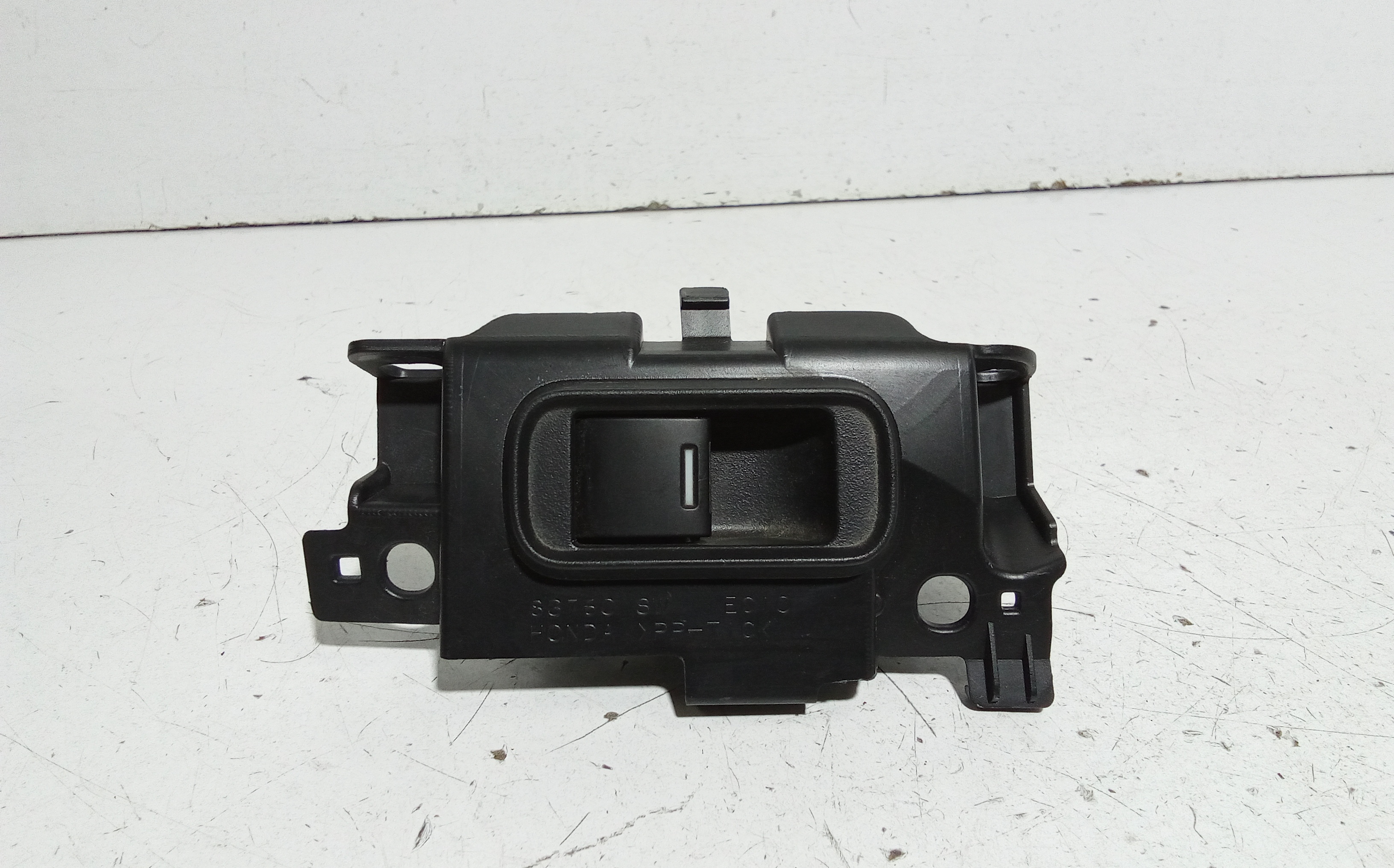 Interruttore Alzacristalli Porta Post. Destro 35770SWAG01 Usato