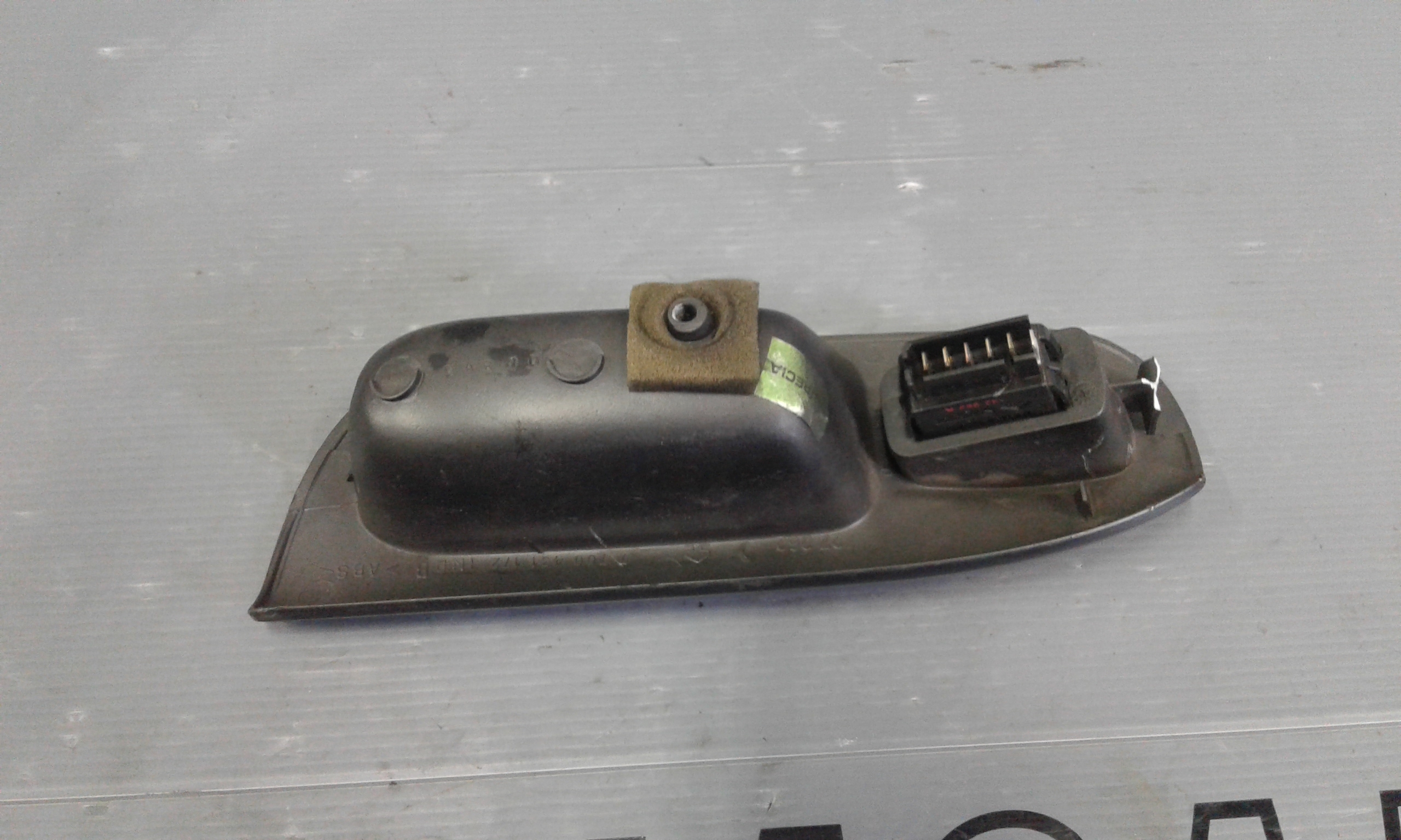 Interruttore Alzacristalli Porta Ant. Destro Usato