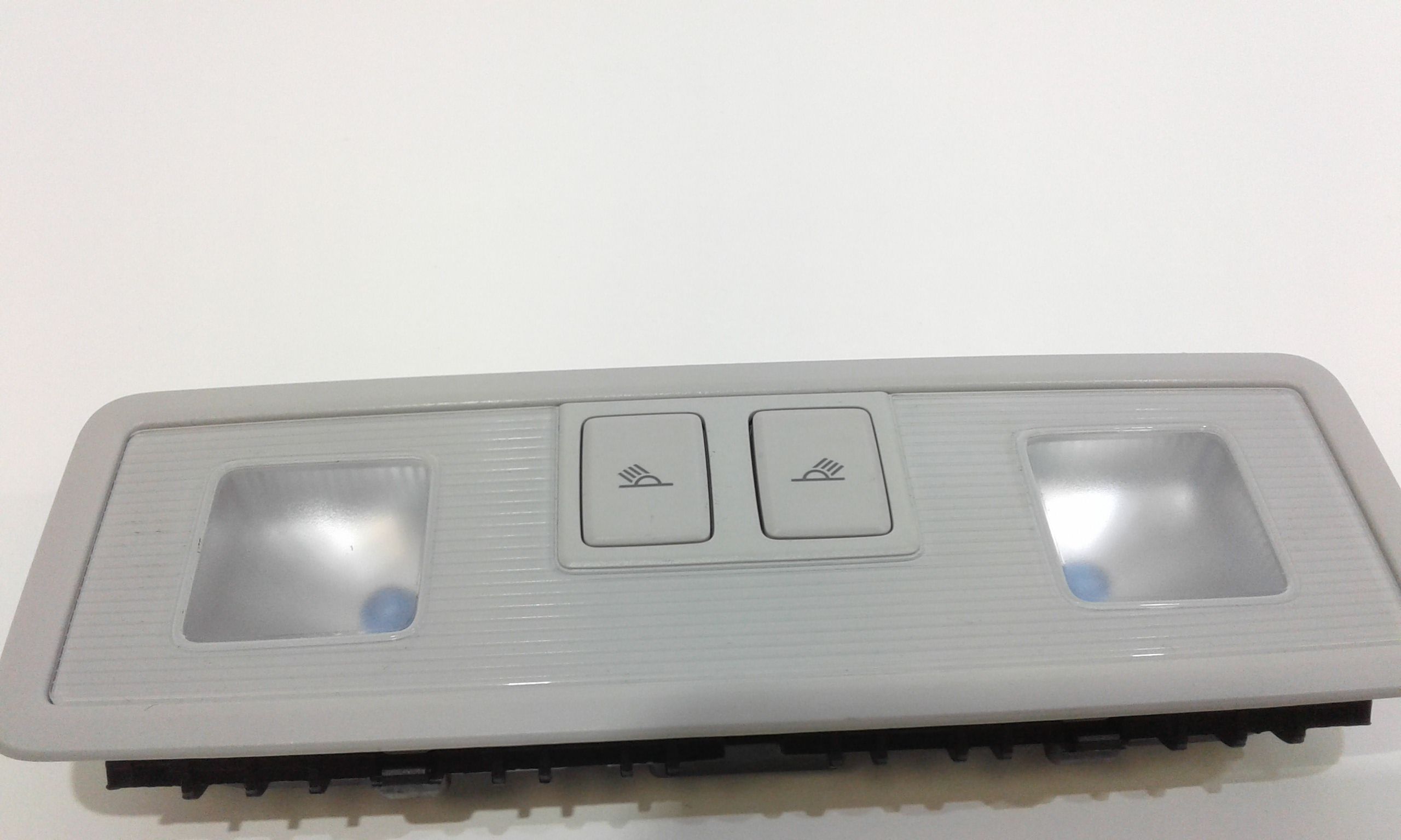 Luce Cortesia Centr. Tetto Usato