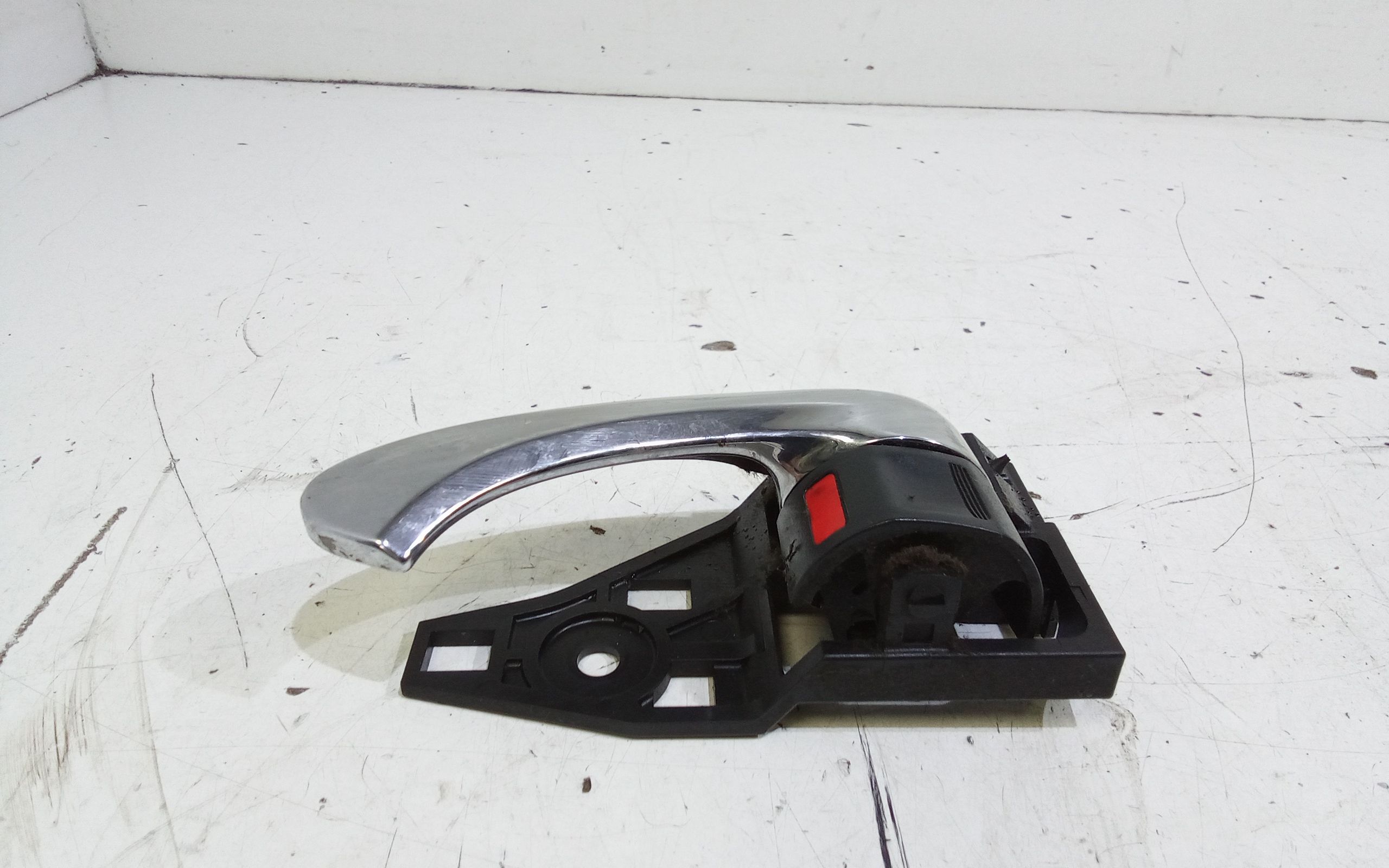 Maniglia Int. Apertura Porta Ant. Sinistro 6920633100B0 Usato