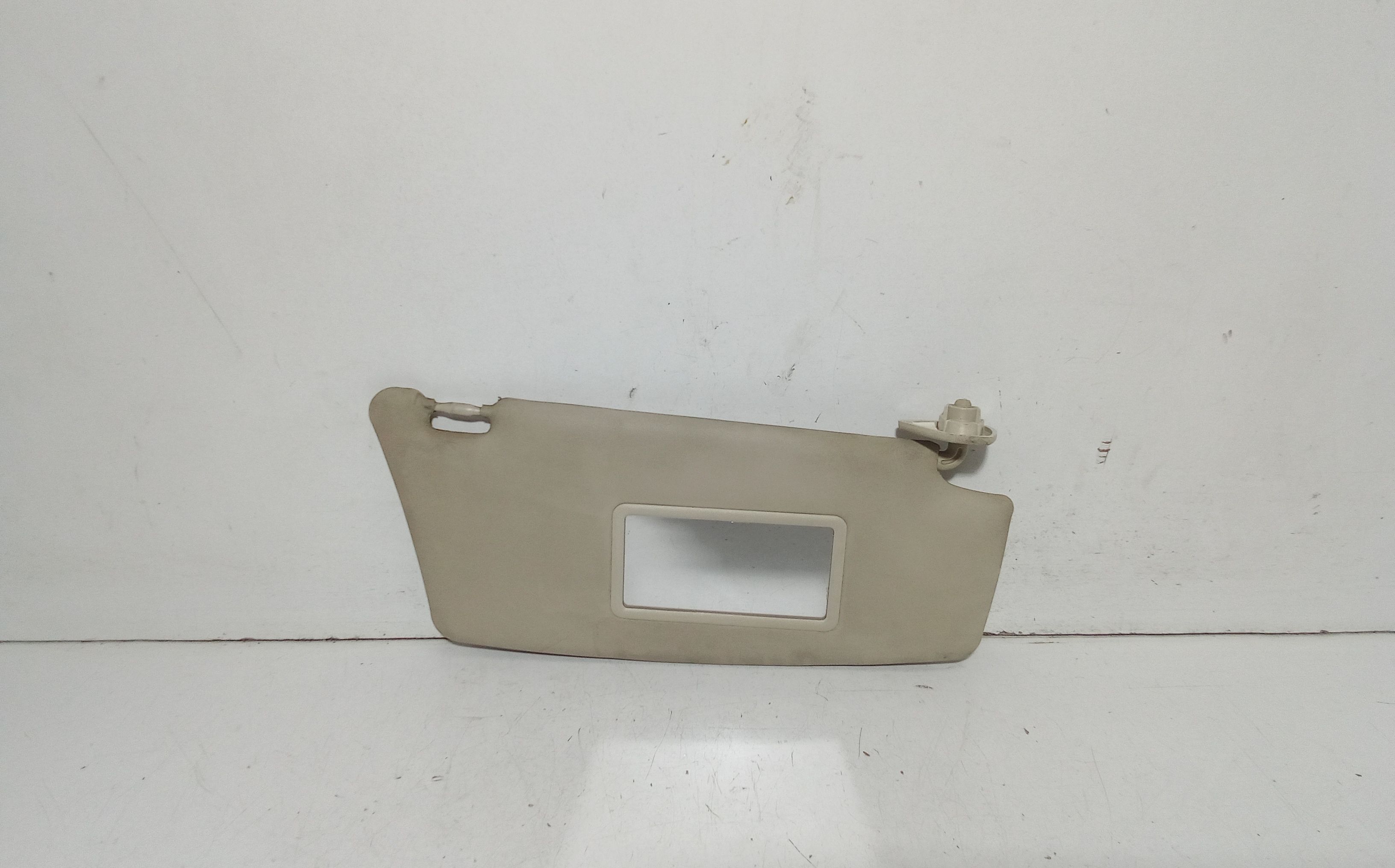 Aletta Parasole Parabrezza Destro 735407871 Usato