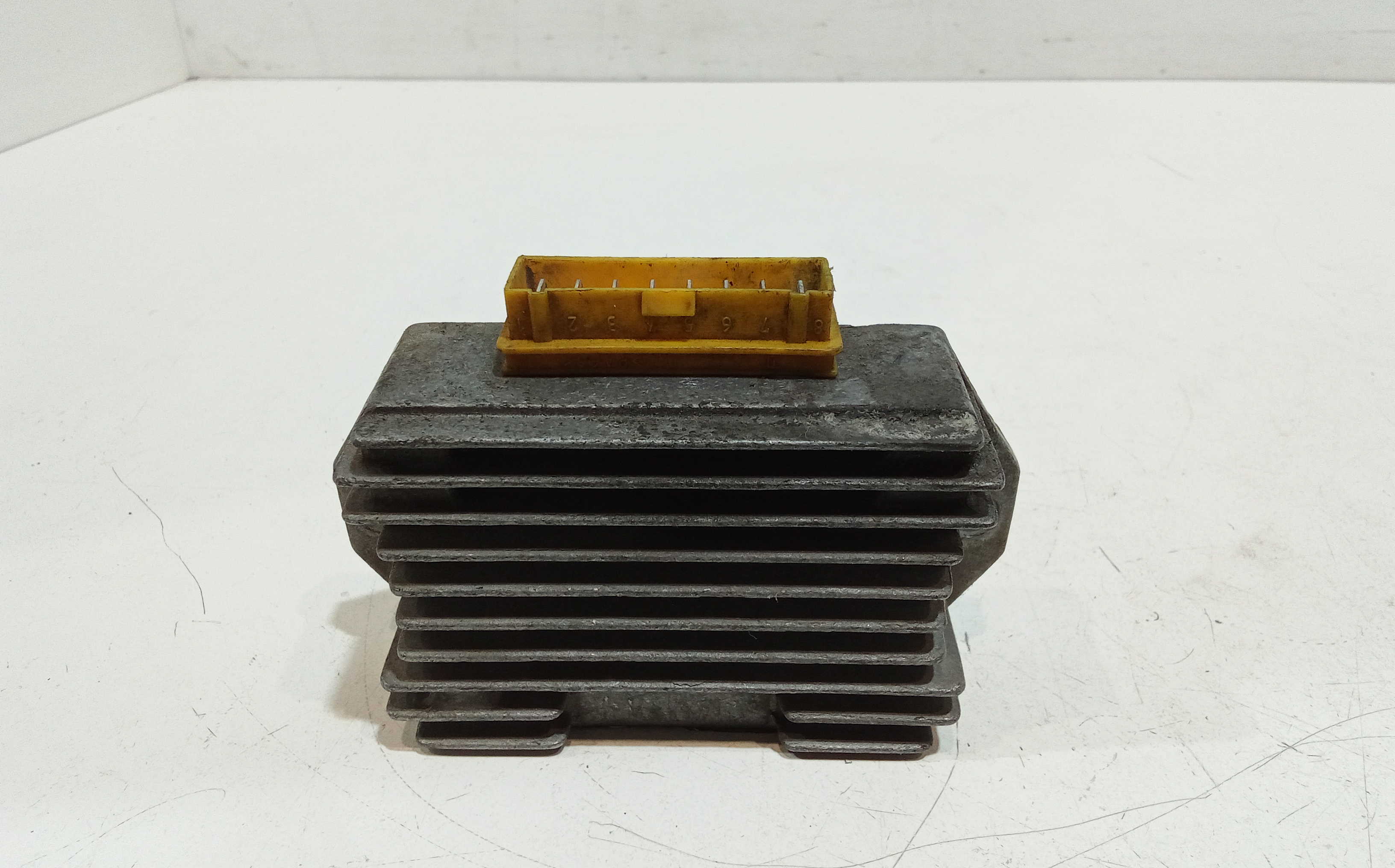 Regolatore Tensione Usato